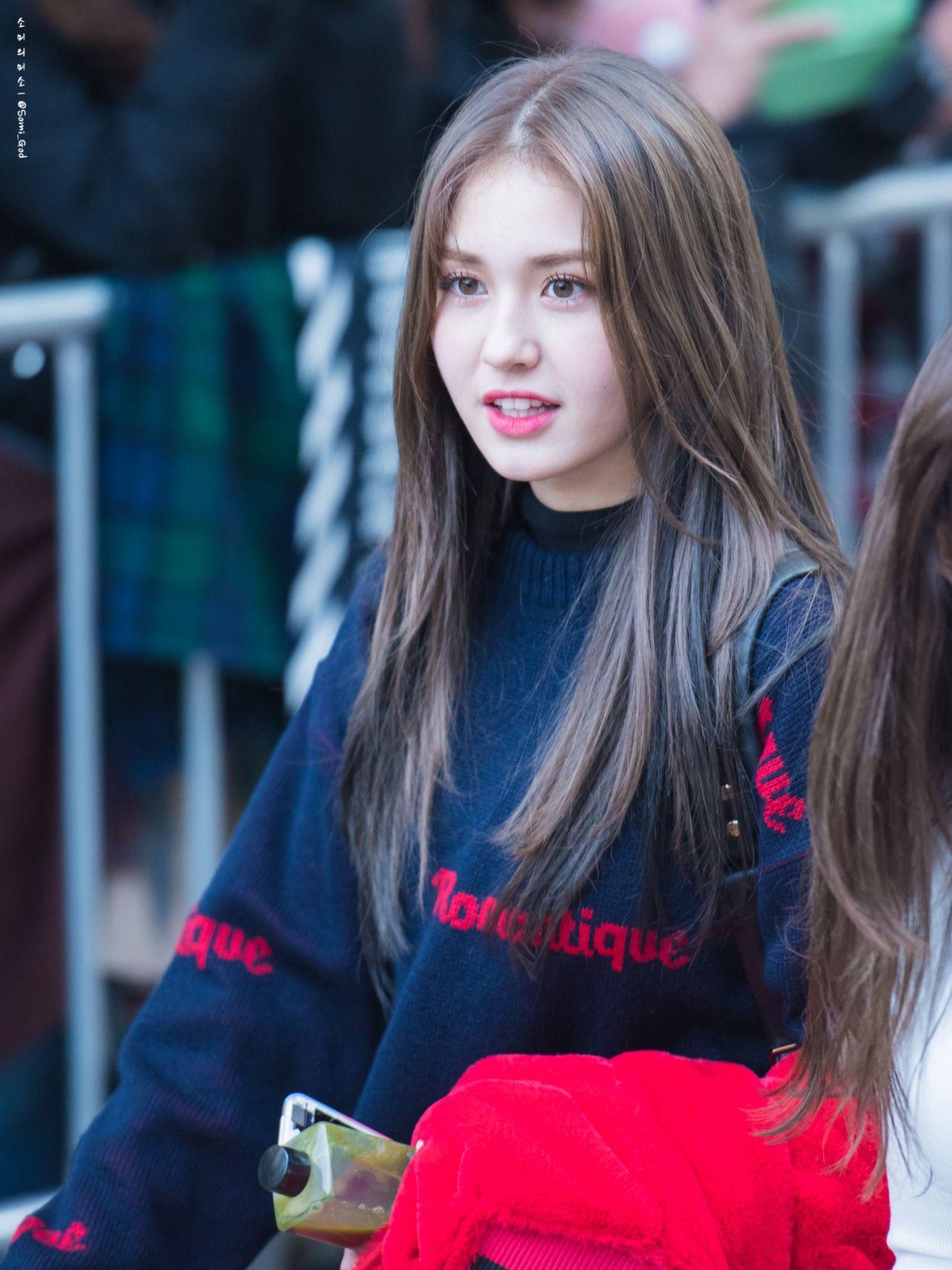 Jeon So-mi Wallpapers - Top Free Jeon So-mi Backgrounds - WallpaperAccess - Jeon Somi's Height Revealed – K-Pop Queen's Stats