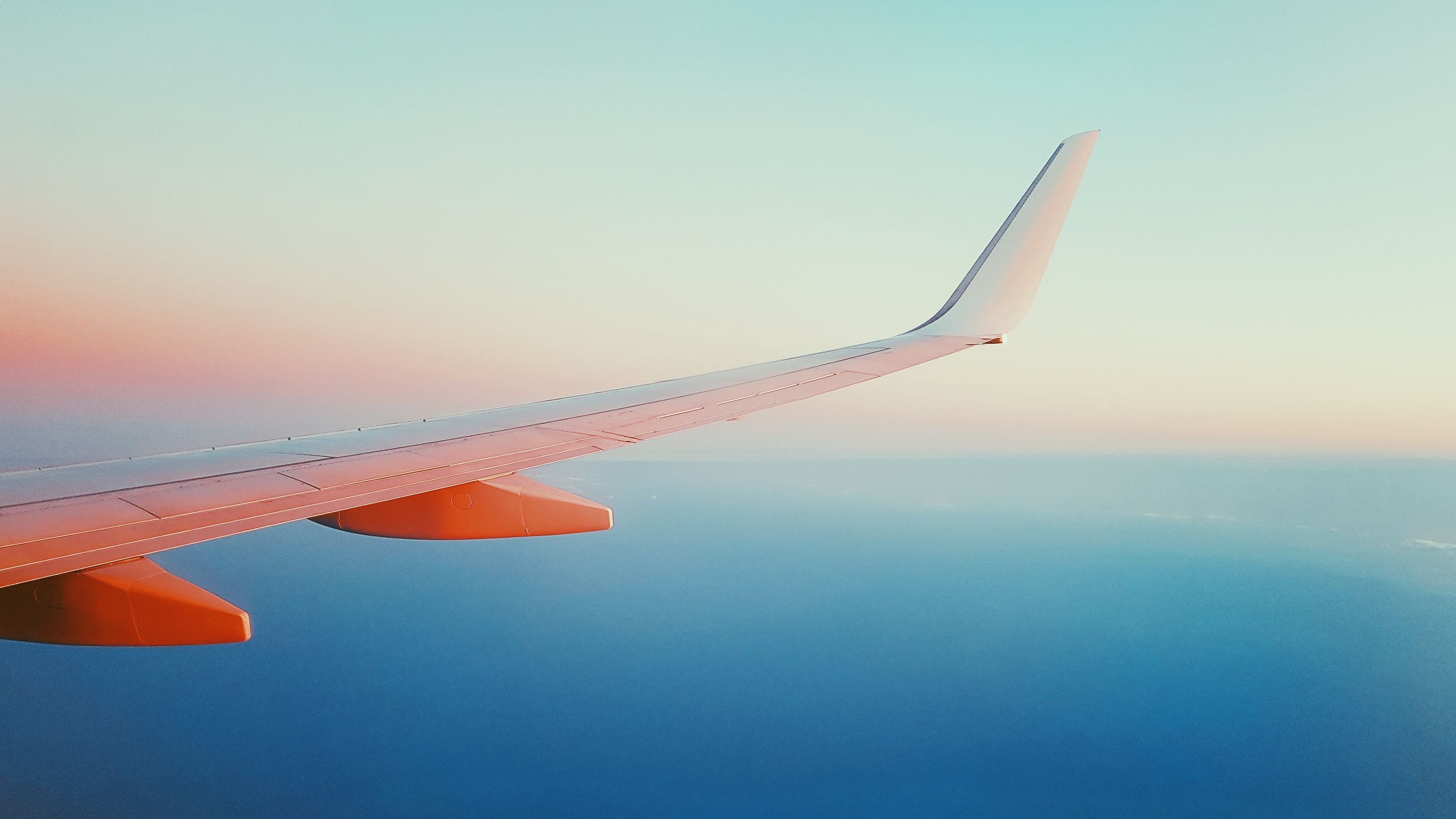 2560x1440 cheapest business class airlines