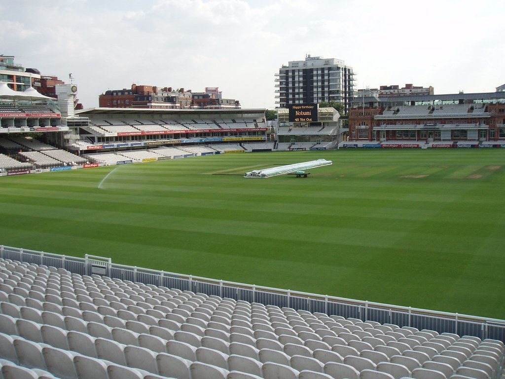 1024x768 cricket ground, London, Augu