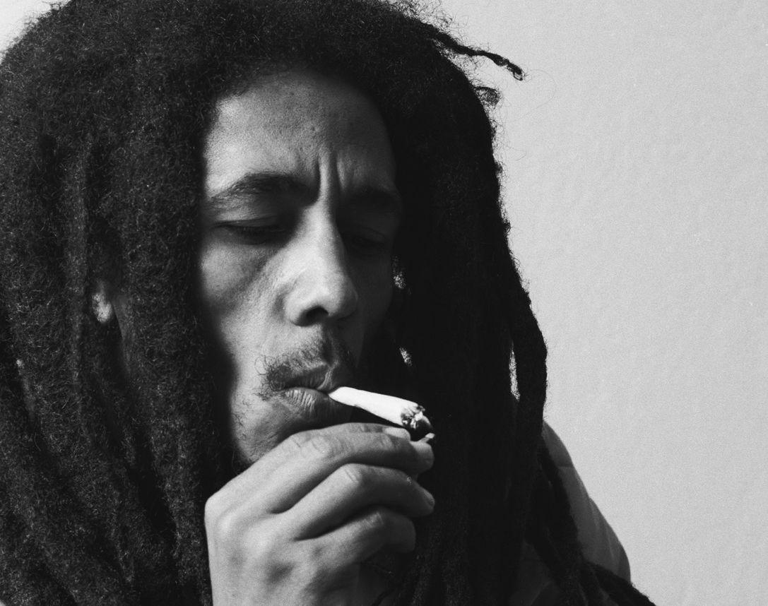 Bob Marley Smoking Wallpapers - Top Free Bob Marley Smoking Backgrounds -  WallpaperAccess