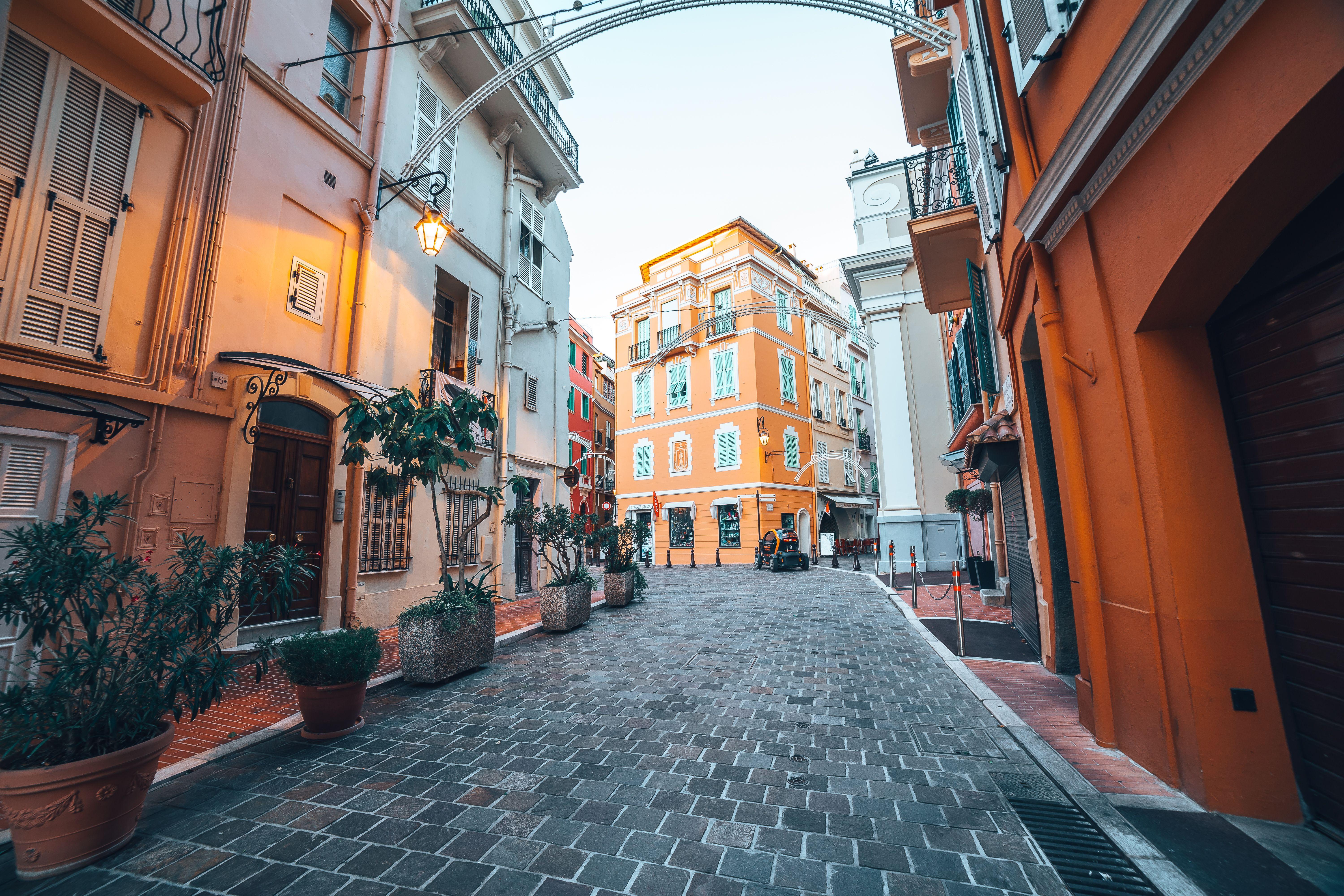 6000x4000 Morning in Monaco Streets Free