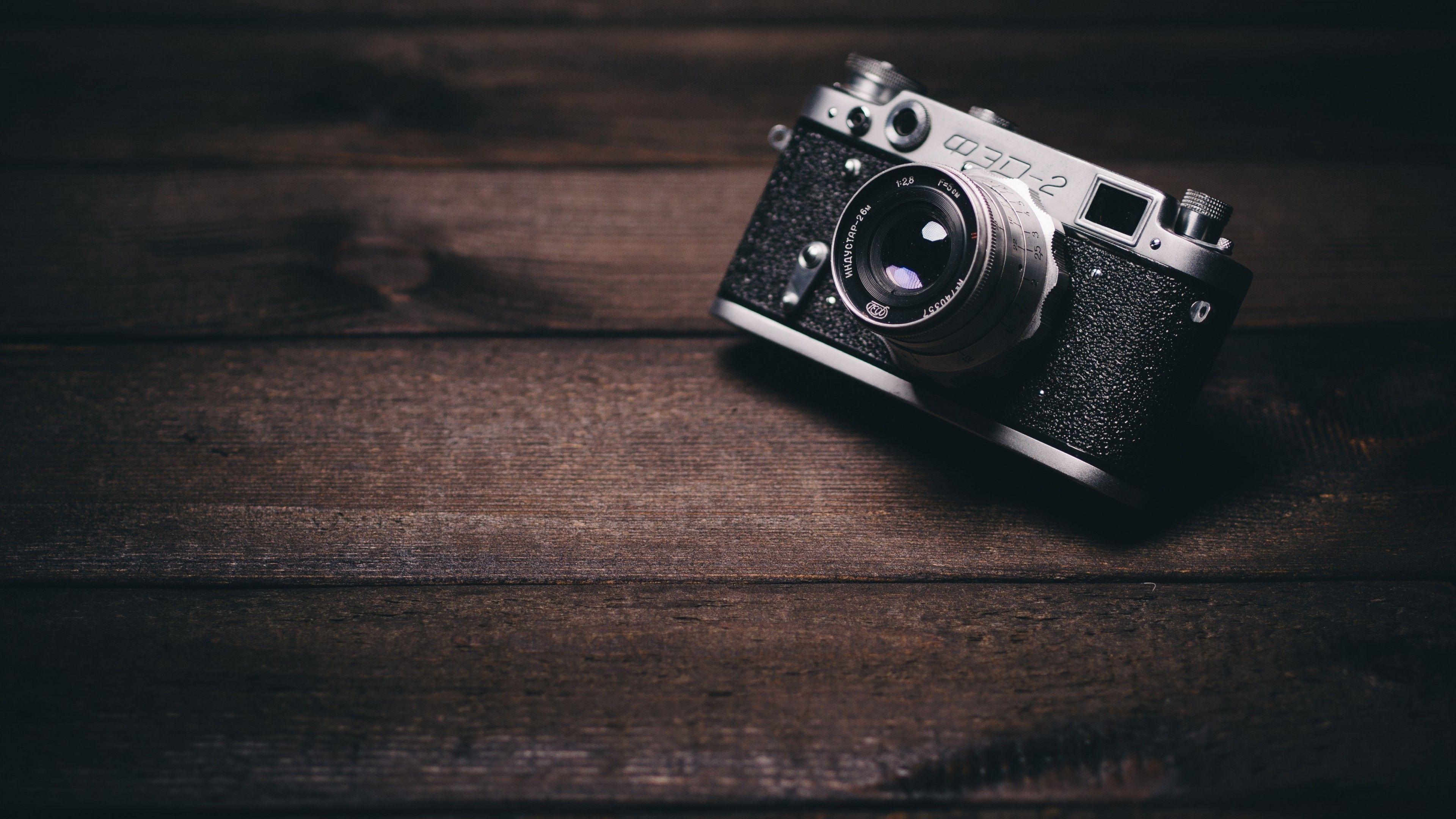 3840x2160 Download 3840x2160 Camera, Lens, Wooden Surface, Close Up