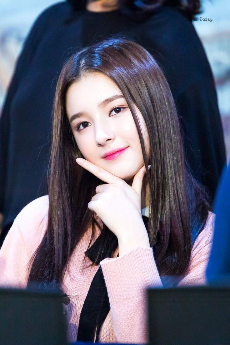 Nancy Momoland Wallpapers - Top Free Nancy Momoland Backgrounds -  WallpaperAccess