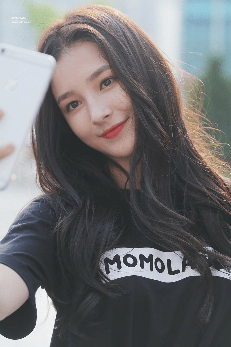 800x1200 MOMOLAND. .Nancy