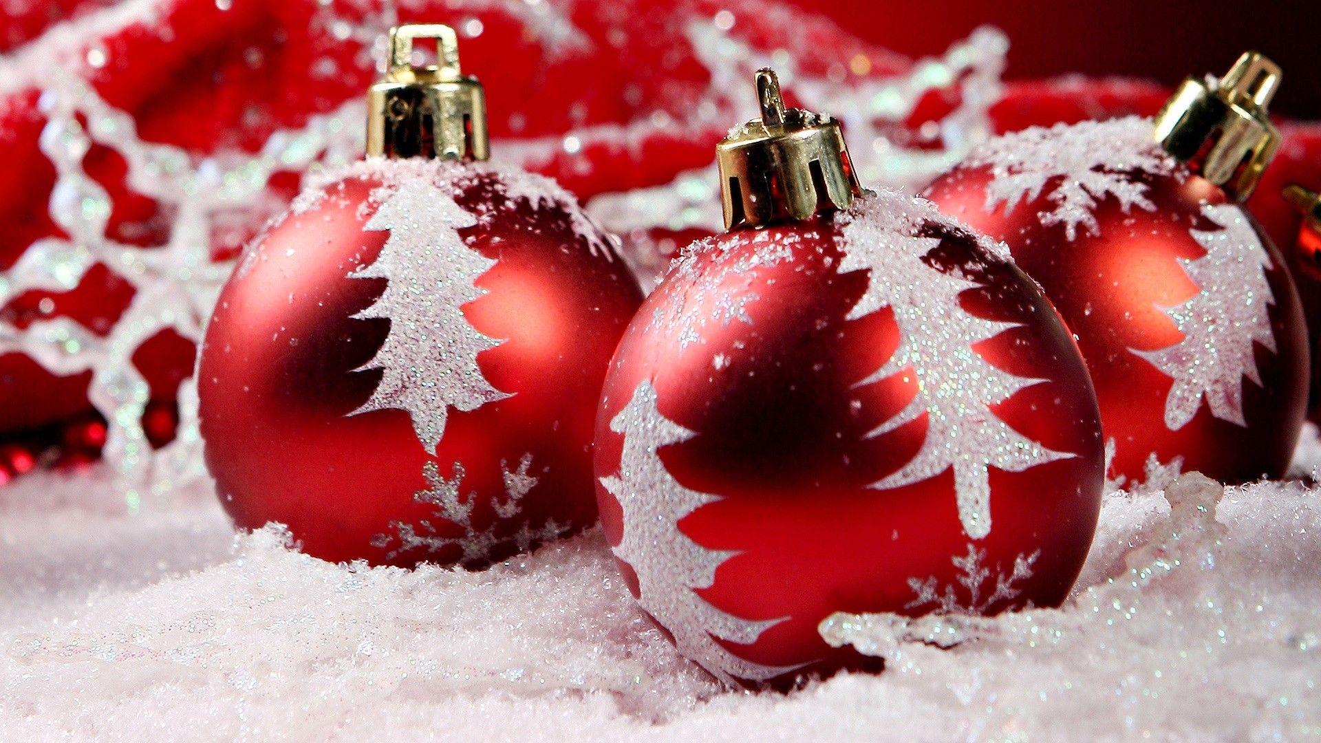 1920x1080 Red and White Christmas Ball HD Wallpaper