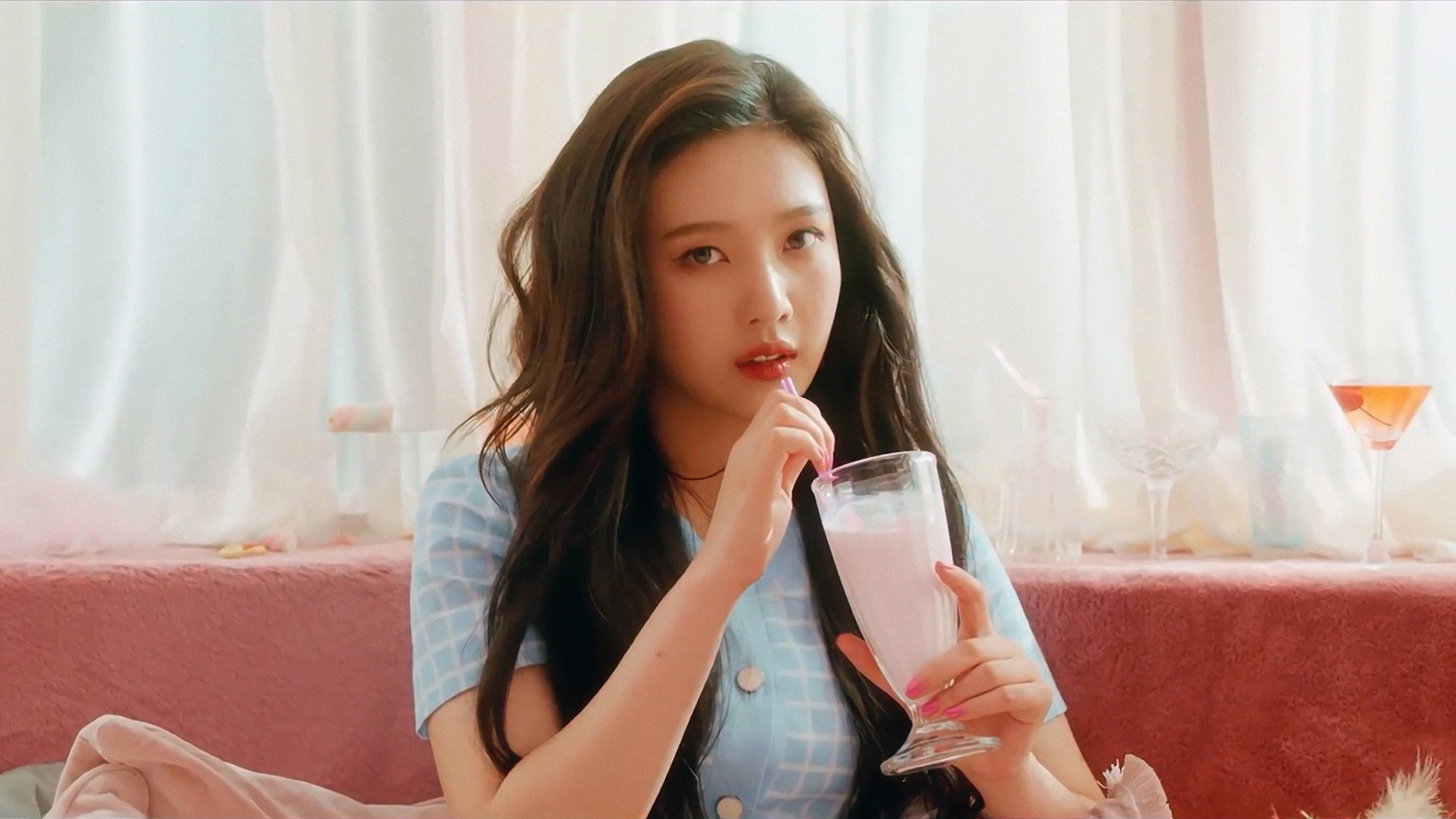 3840x2160 Joy Red Velvet Cookie Jar 4K