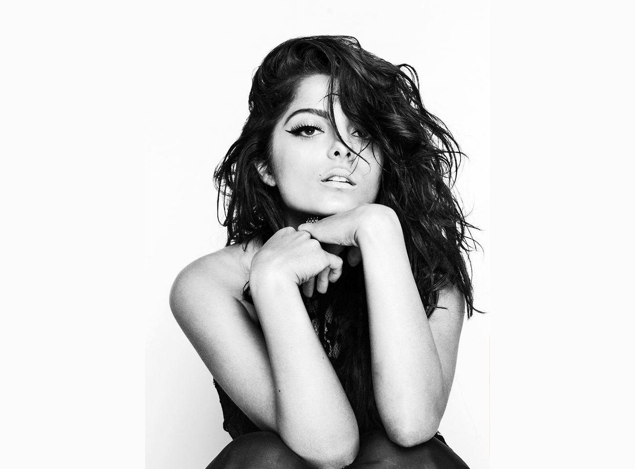 1300x960 Bebe Rexha wallpaper