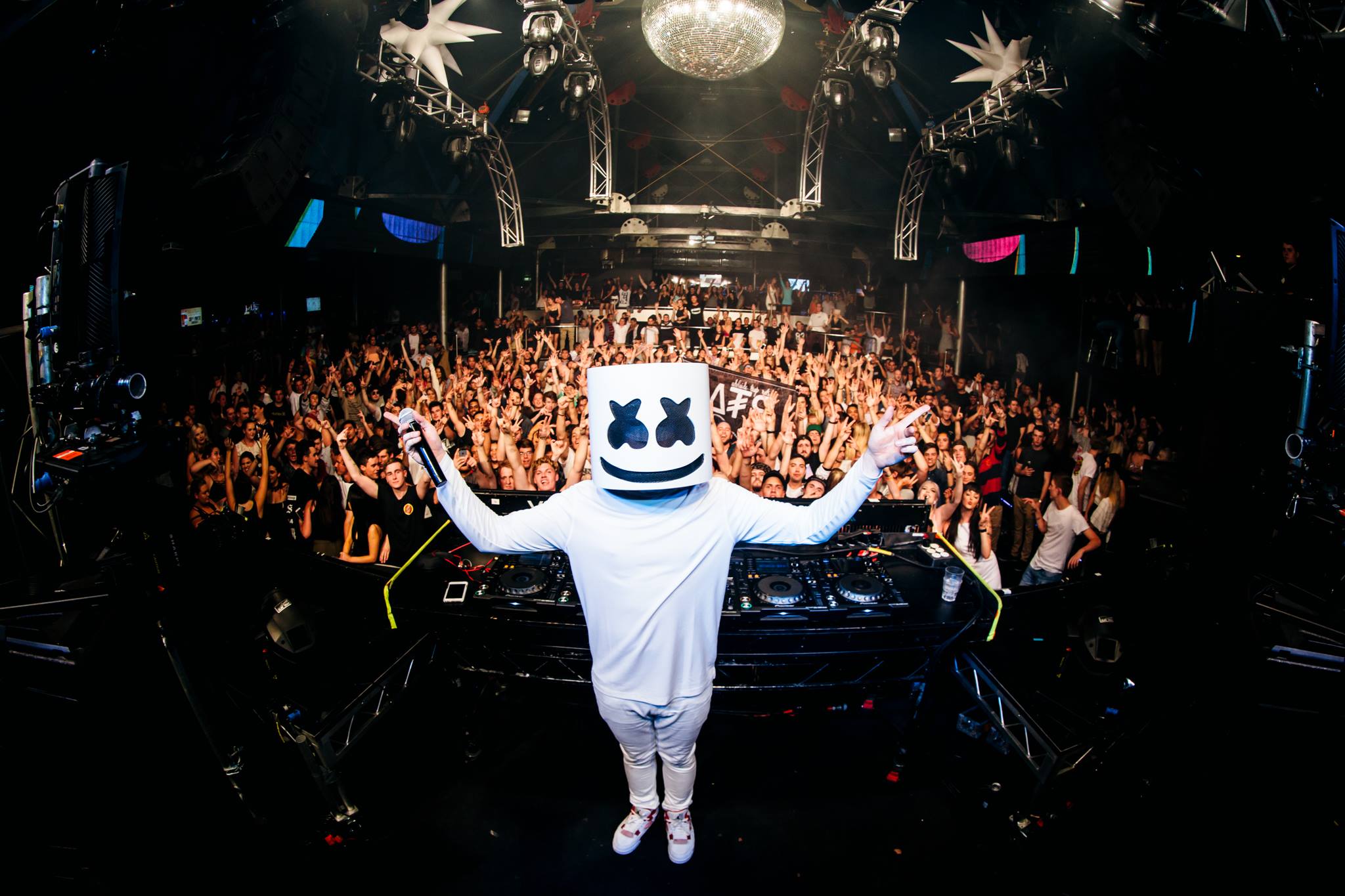 2048x1365 Marshmello Wallpaper