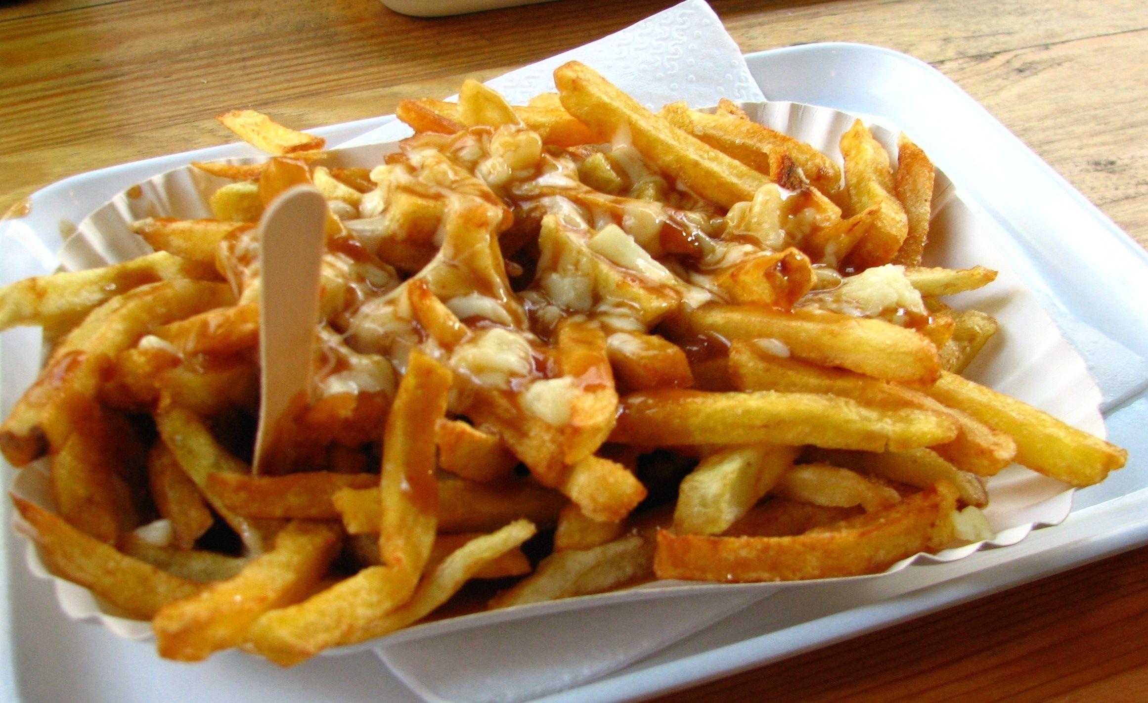 2322x1422 poutine, food, french fries wallpaper