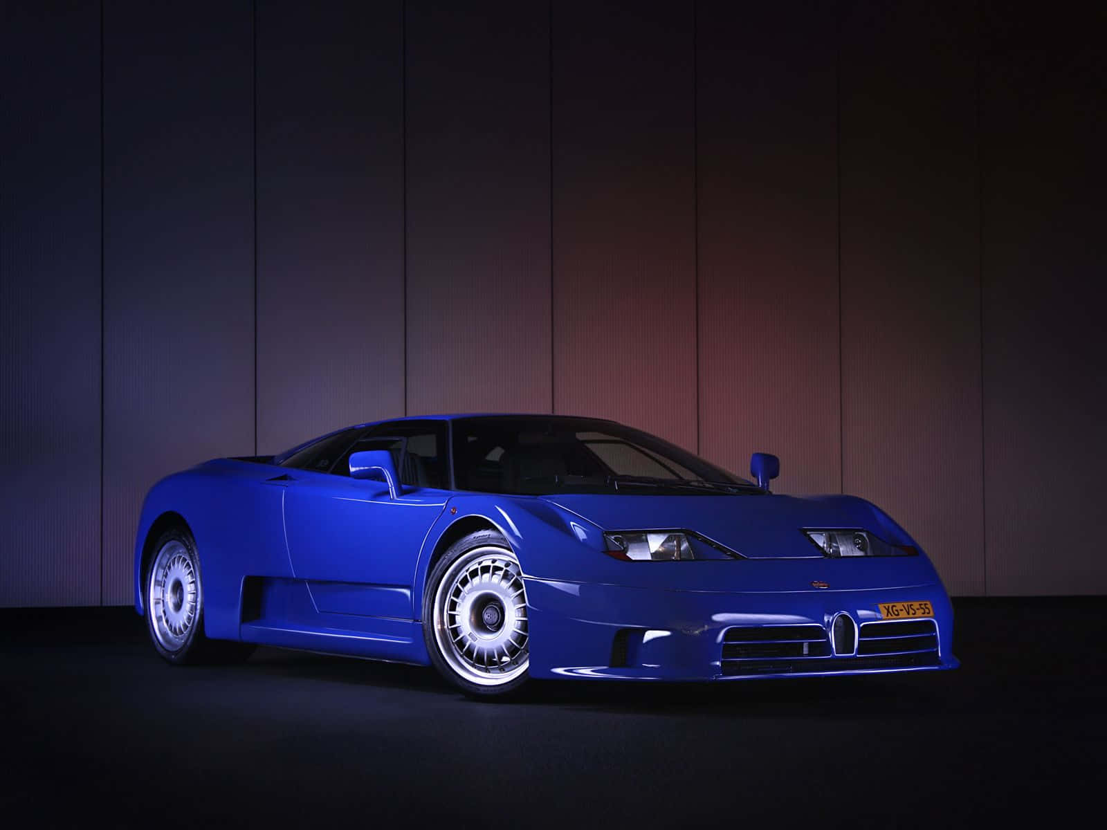 1600x1200 Sophisticated Bugatti EB110 Wallpaper