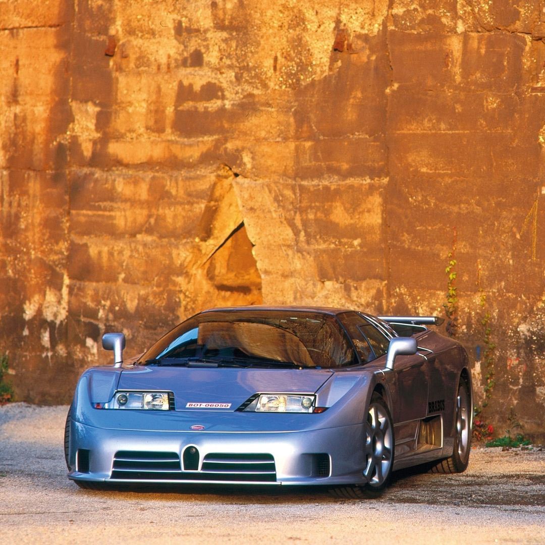 1080x1080 Bugatti EB110SS