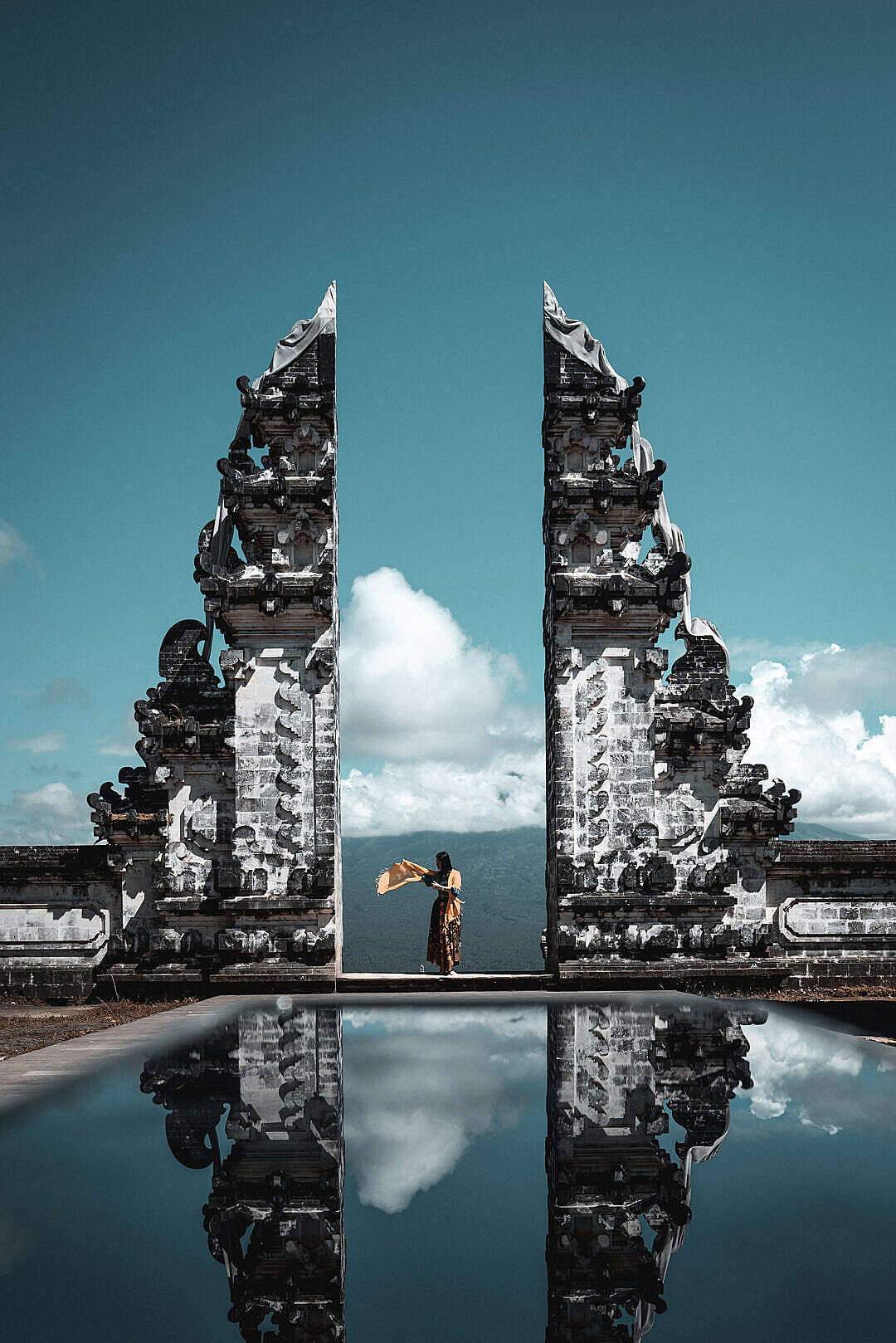 1080x1618 Gates Of Heaven Bali Old iPhone