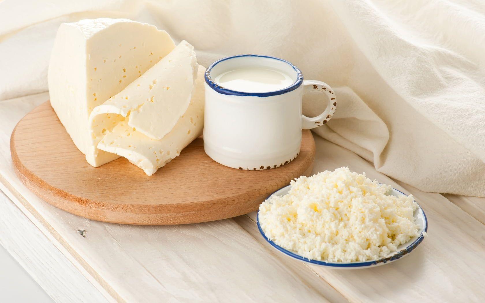 1680x1050 Mug with milk and cheese HD wallpaper