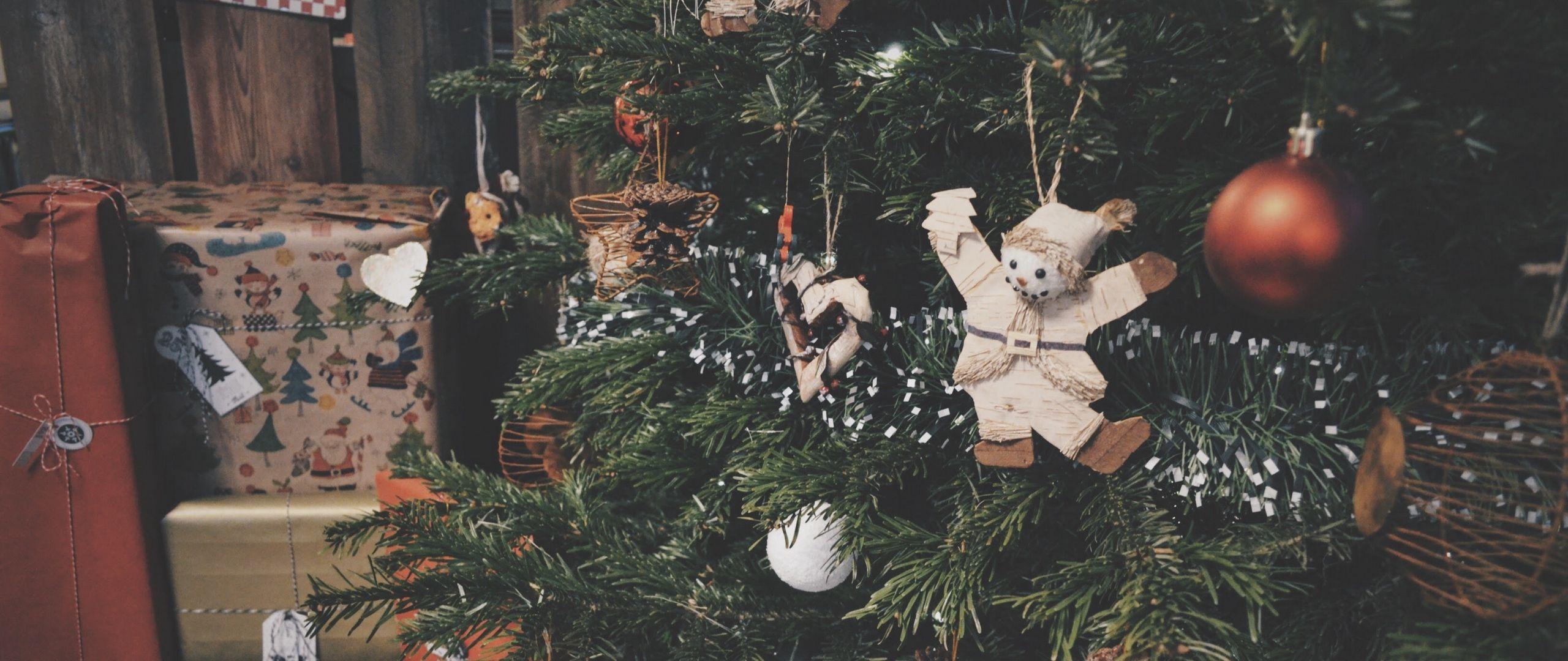 2560x1080 Download wallpaper 2560x1080 christmas tree, decorations