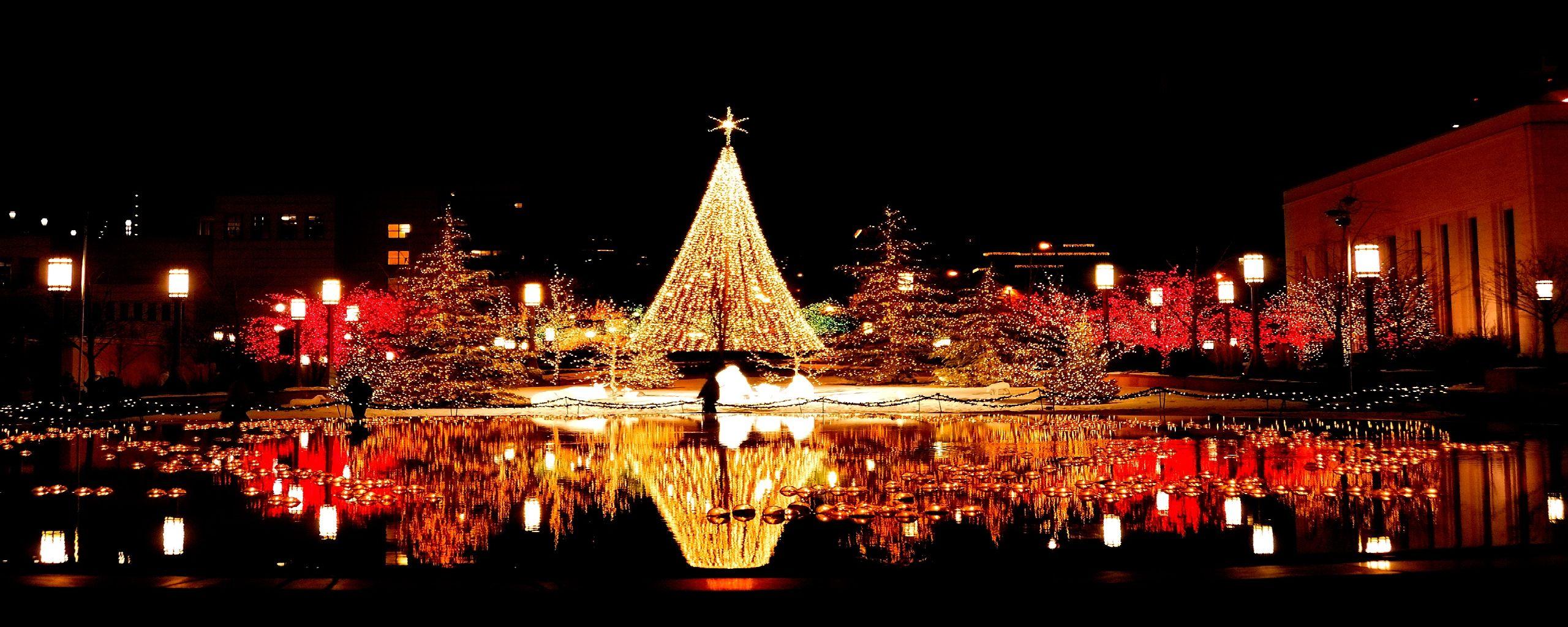 2560x1024 Christmas Dual Monitor, (Photo by Sophie id 100117821)