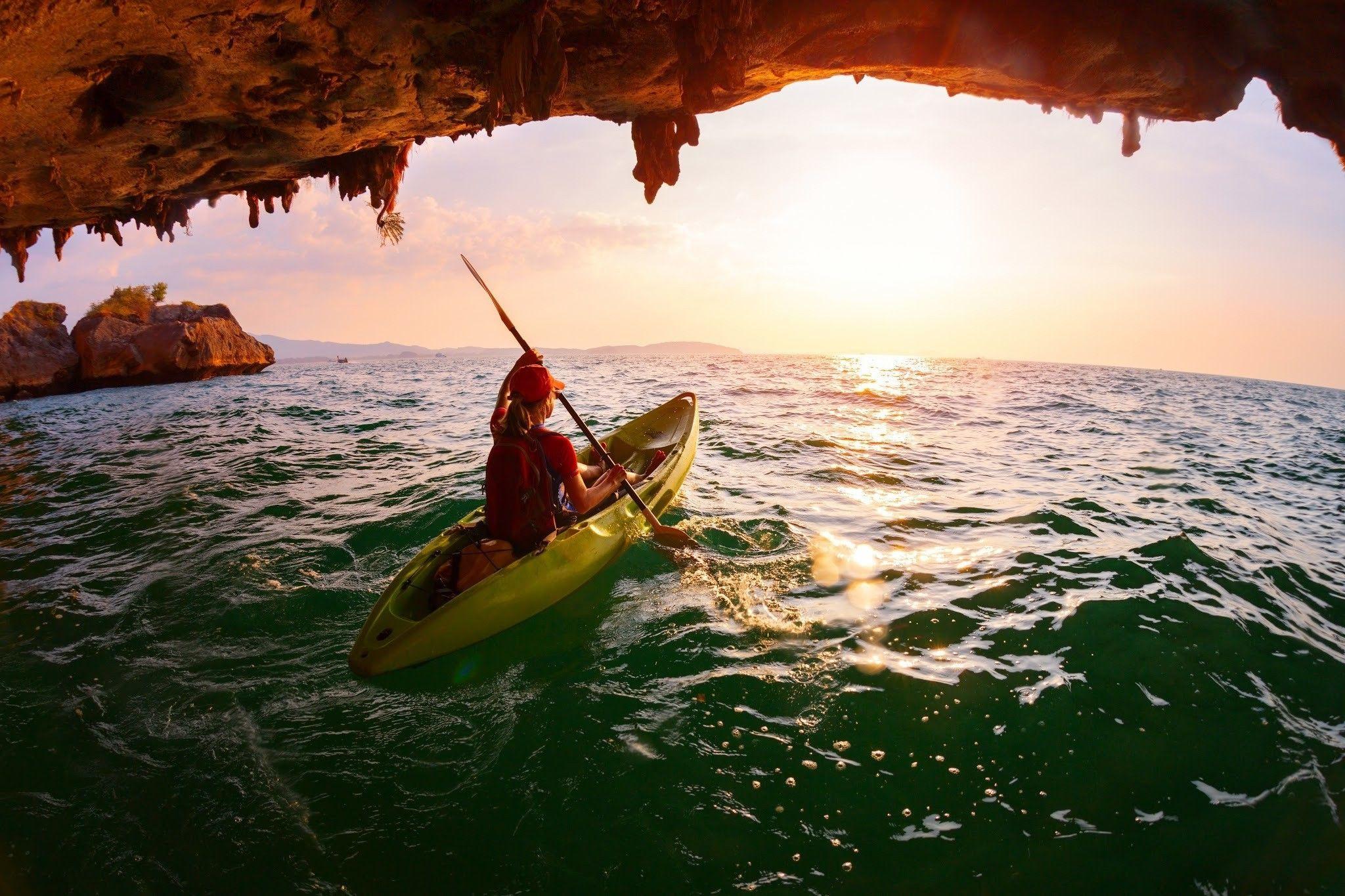 2048x1365 Fantastic HD Kayak Wallpaper