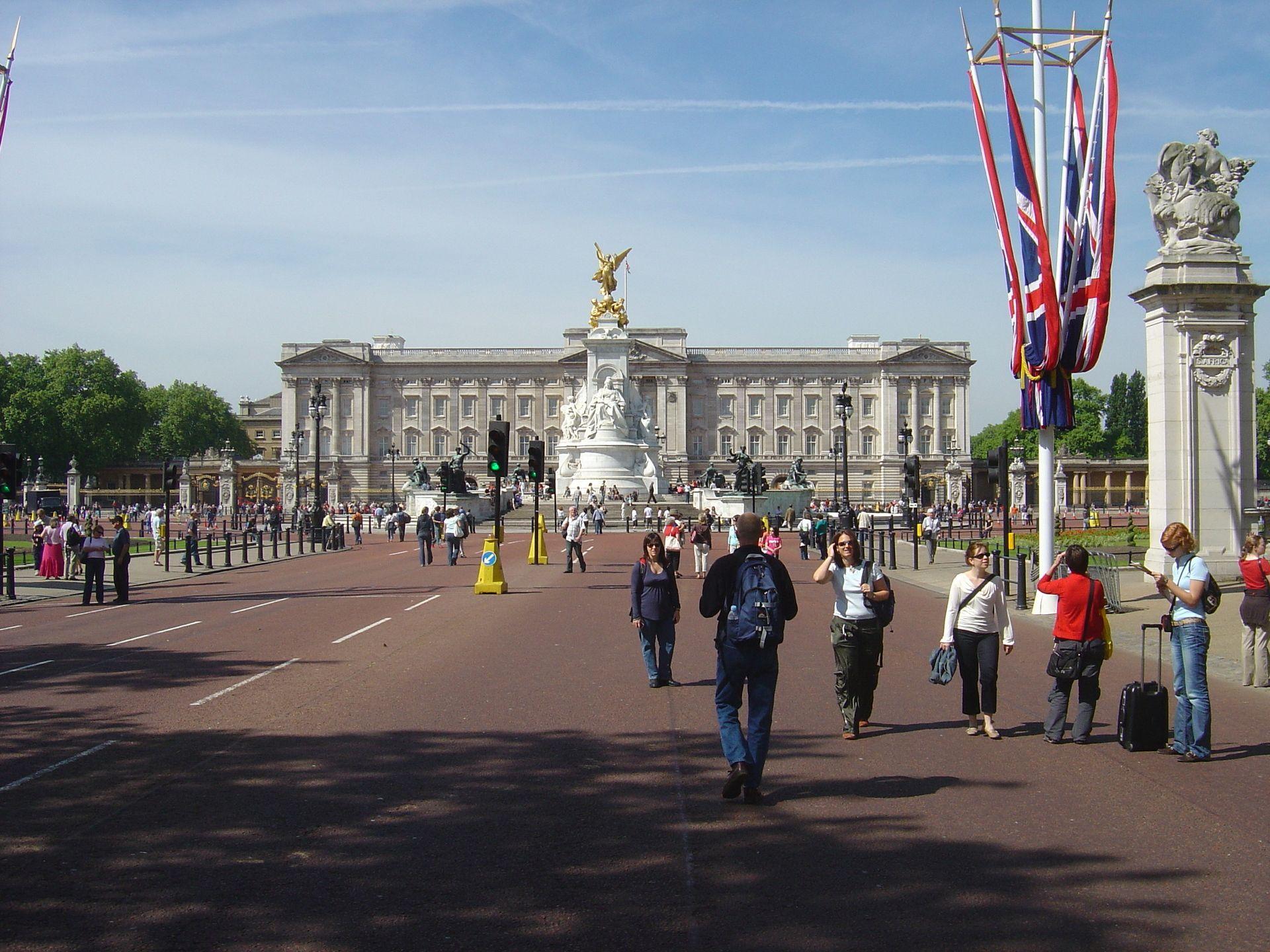 1920x1440 Buckingham Palace