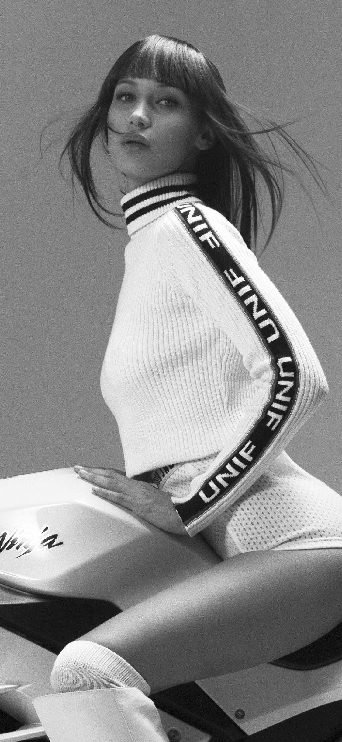1125x2436 Download 1125x2436 wallpaper monochrome, beautiful, bella