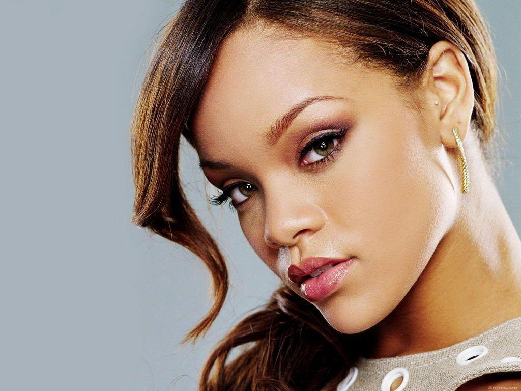 1024x768 Free Rihanna Wallpaper