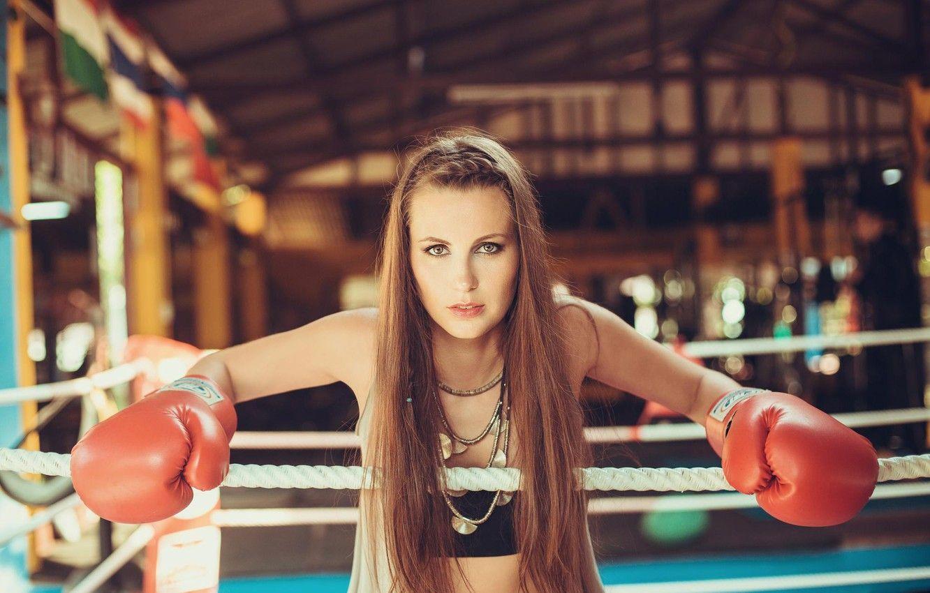 1332x850 Wallpaper look, girl, Boxing, gloves, the ring image