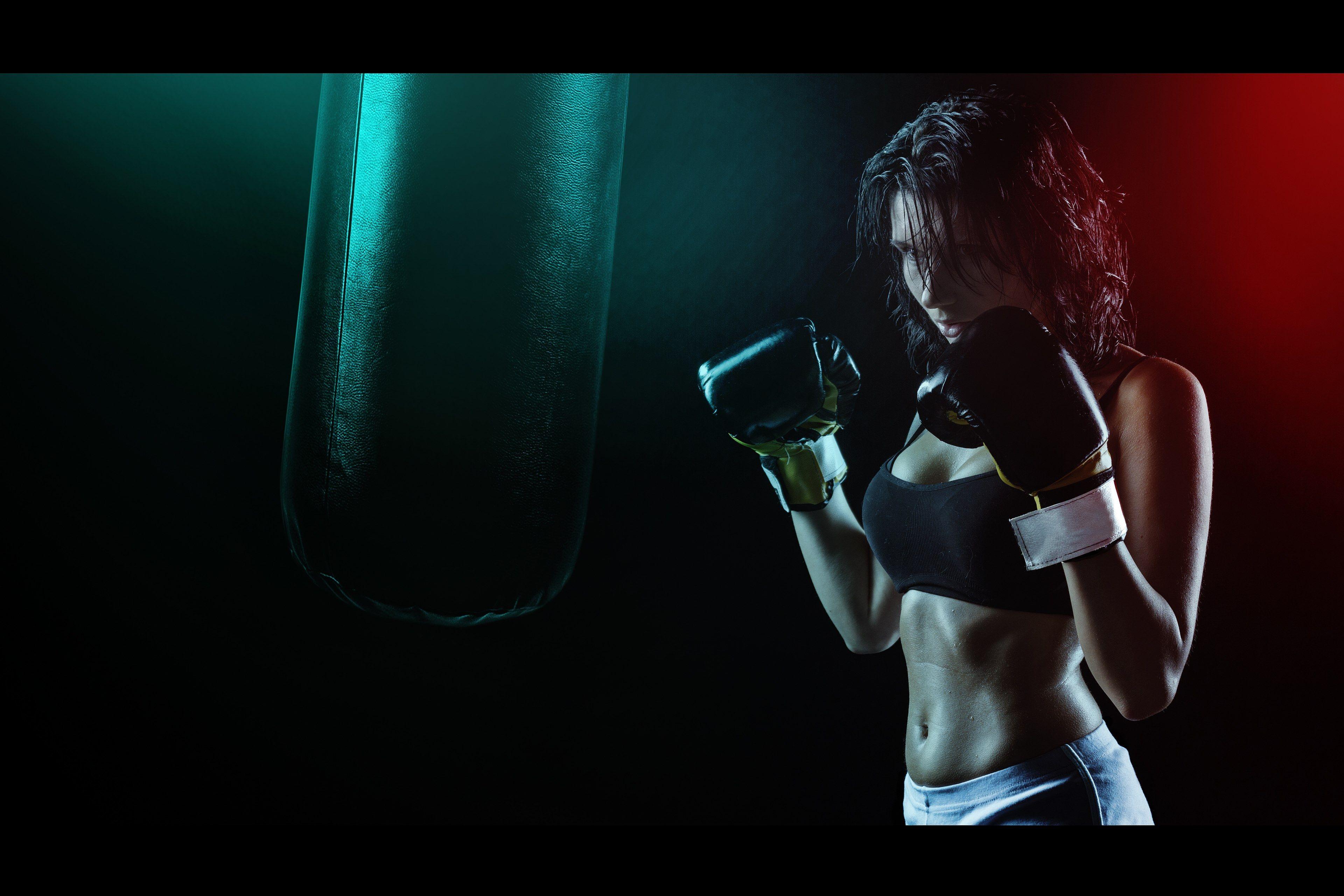 3840x2560 girl #boxer #ring #boxing pear #beautiful girl #gloves 4k