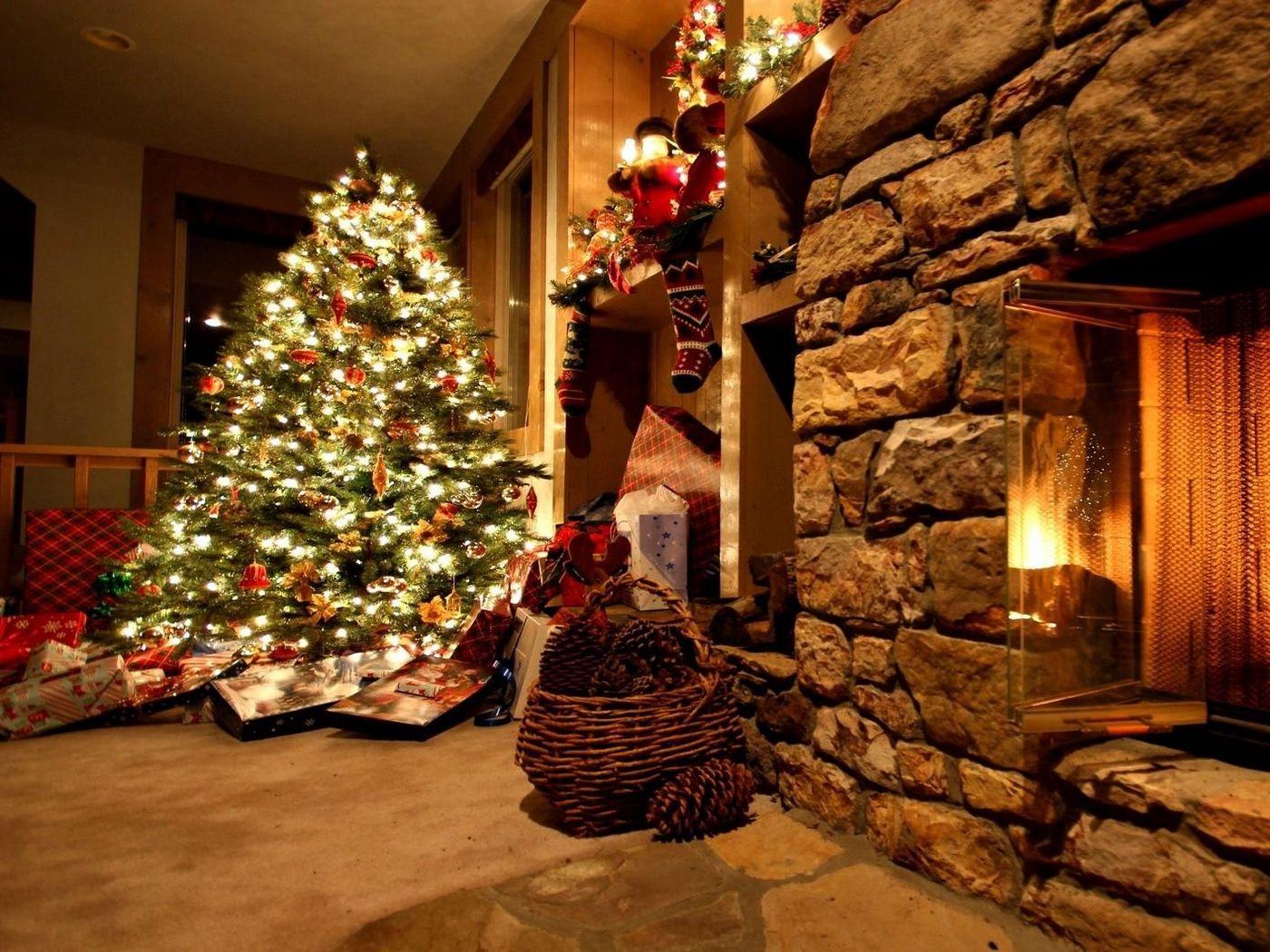 1400x1050 Download wallpaper 1400x1050 christmas tree, ornaments