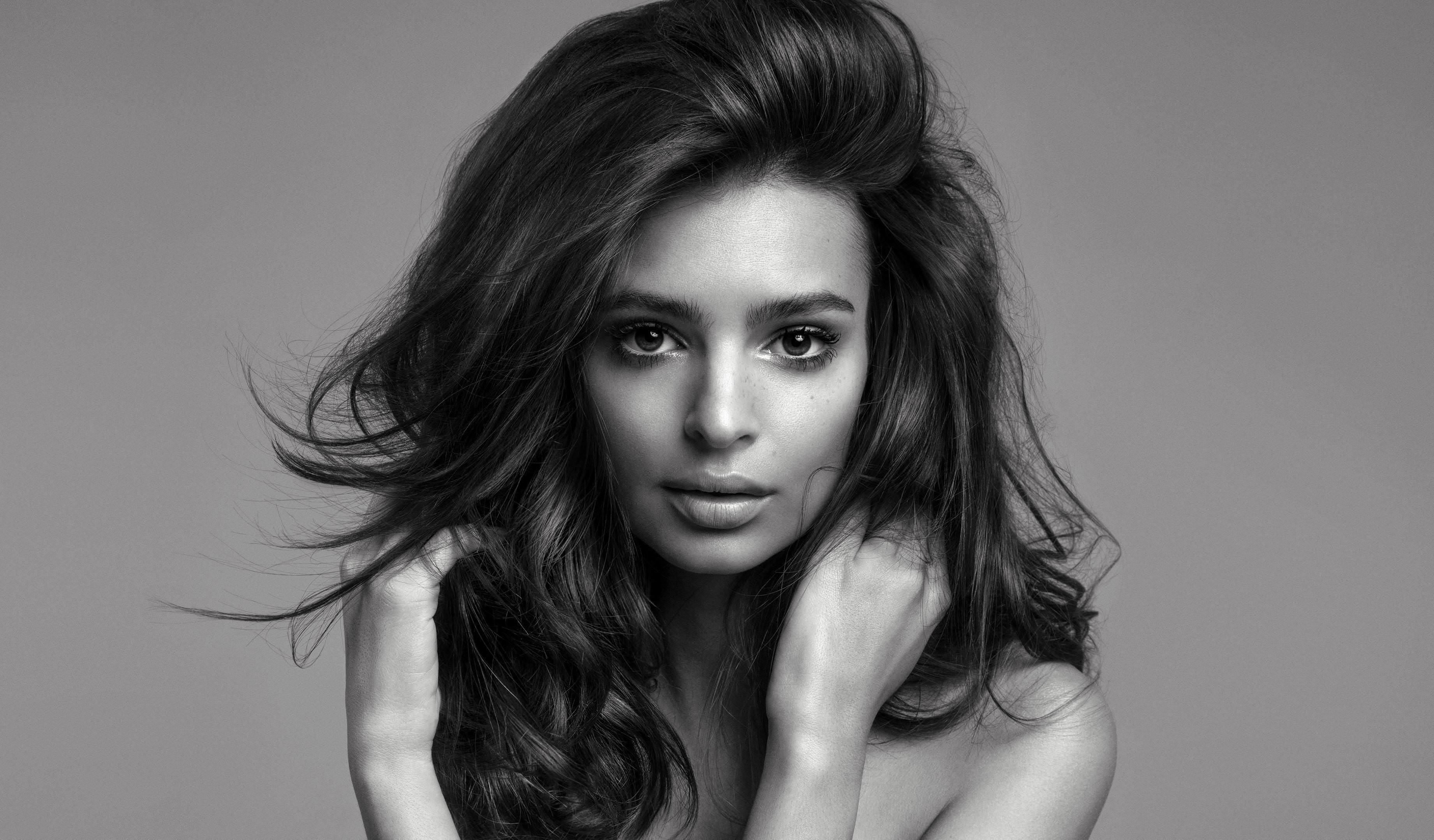 3682x2158 Emily Ratajkowski Monochrome 2018 4k Wallpaper