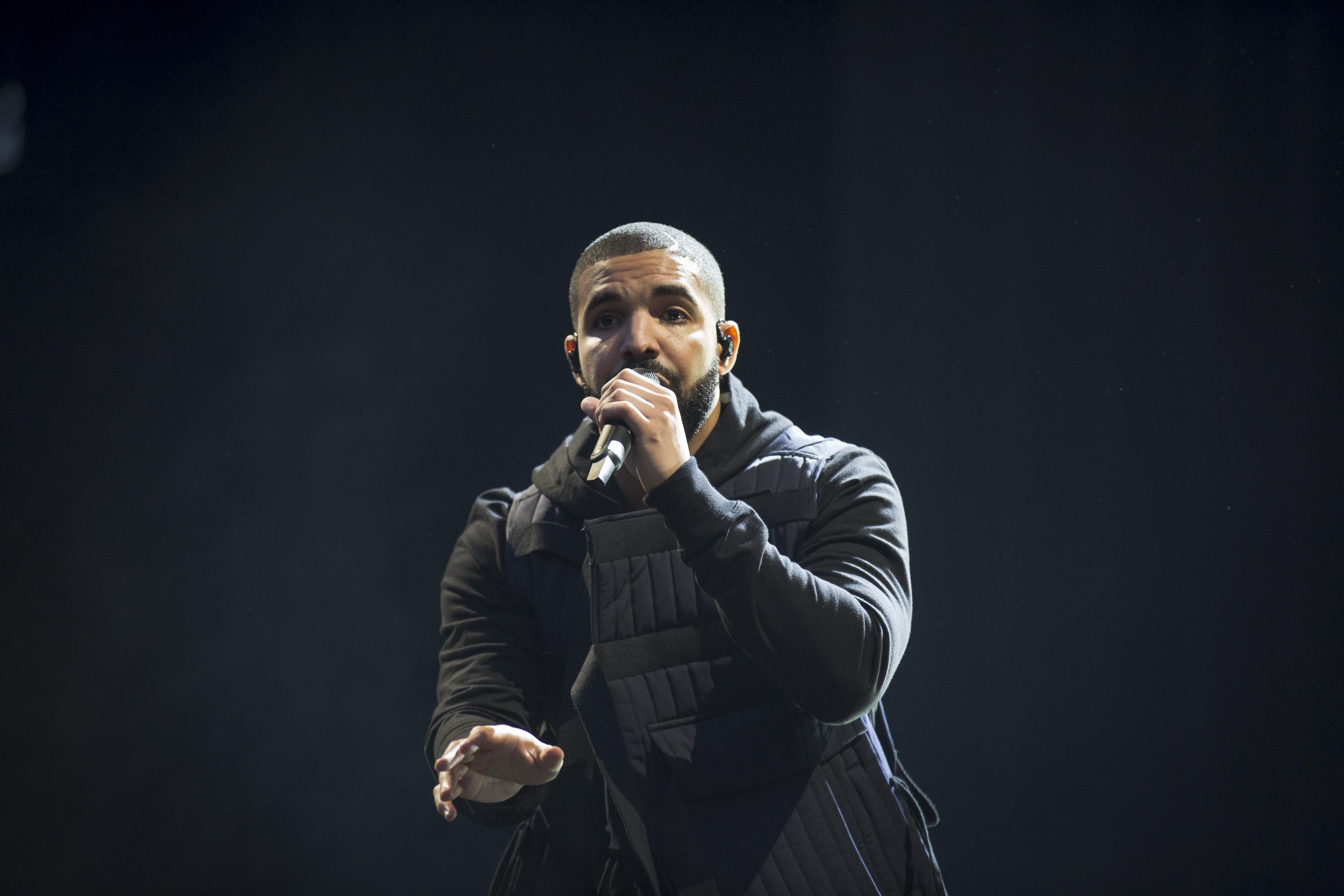 3000x2000 Drake Wallpaper Download In HD Image