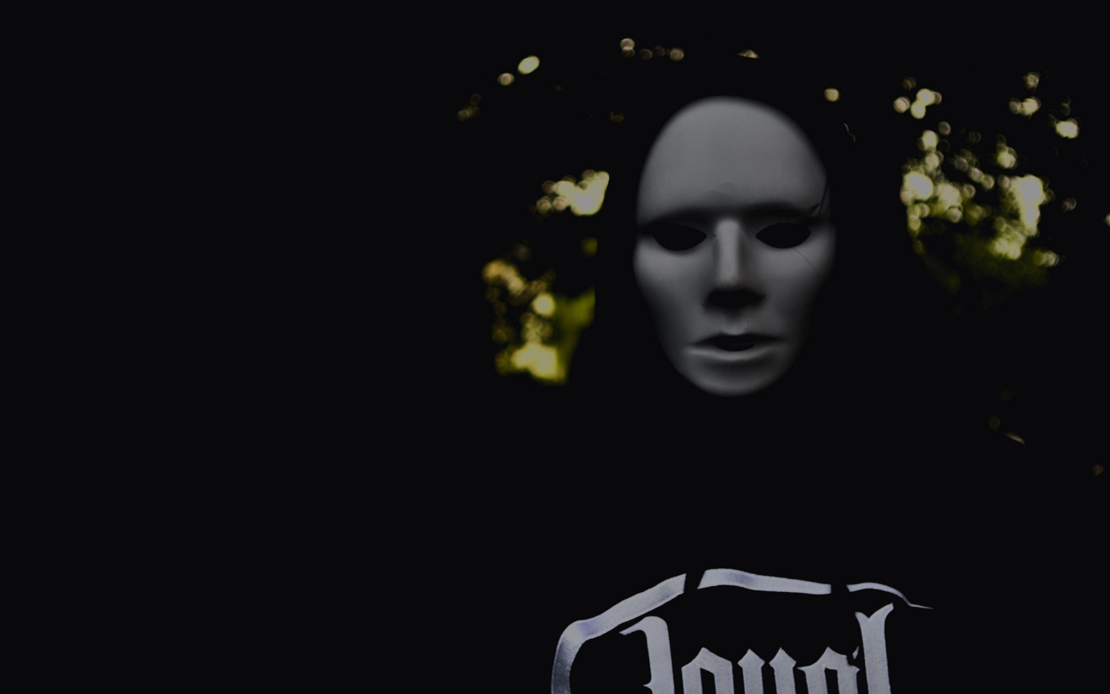 3840x2400 Download wallpaper 3840x2400 mask, man, creepy, dark 4k