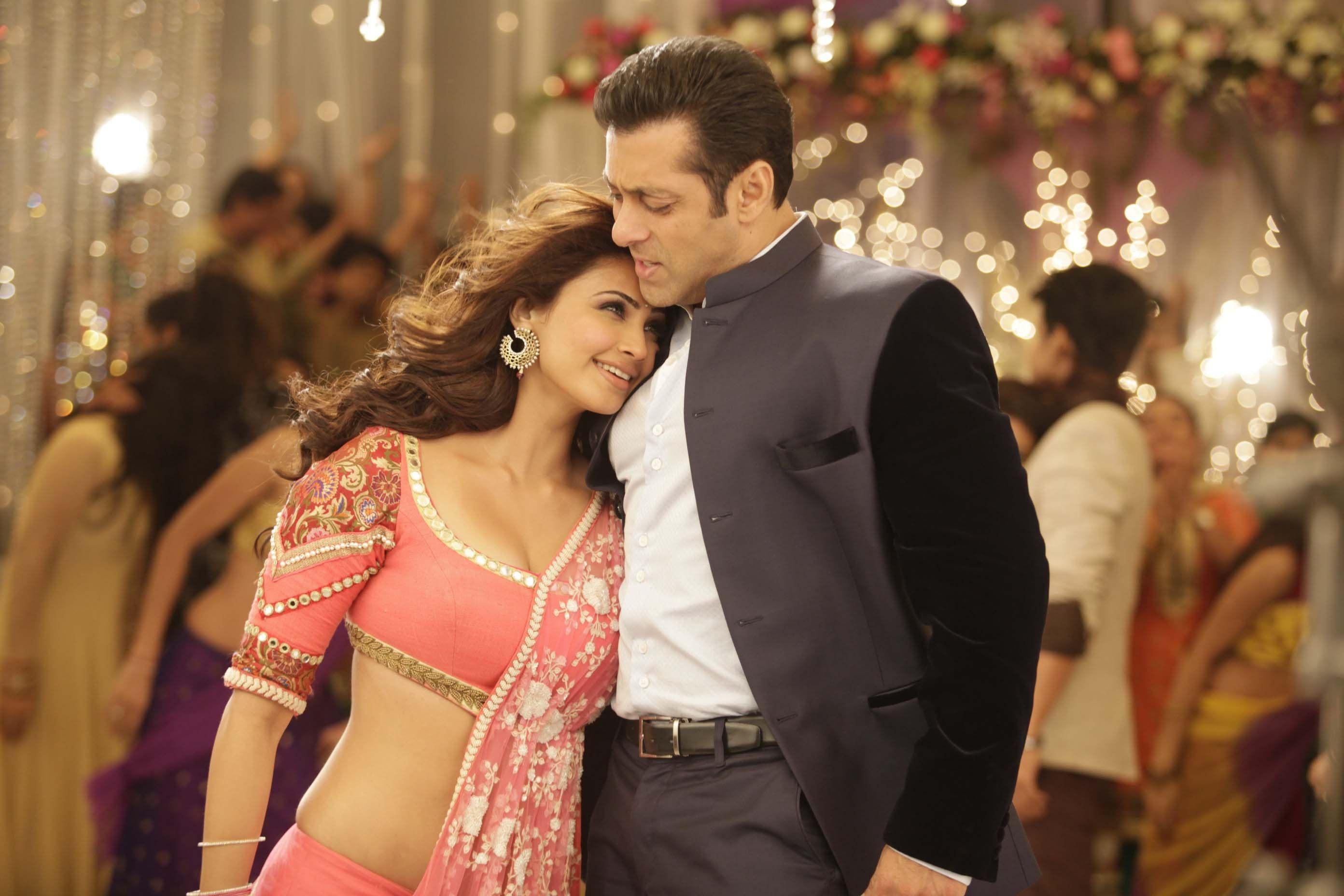 2784x1856 Daisy, Shah, With, Salman, Khan, In, Jai, Ho, Movie, HD