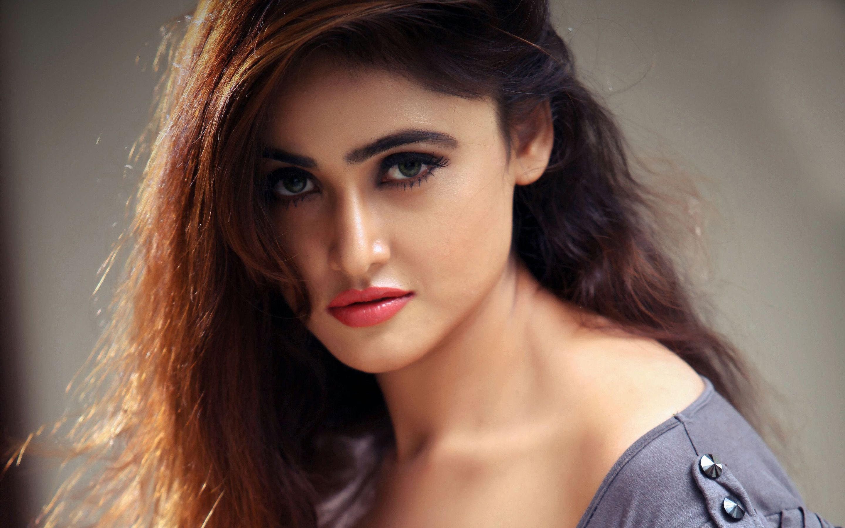 2880x1800 Full HD Wallpaper Bollywood Actress background picture