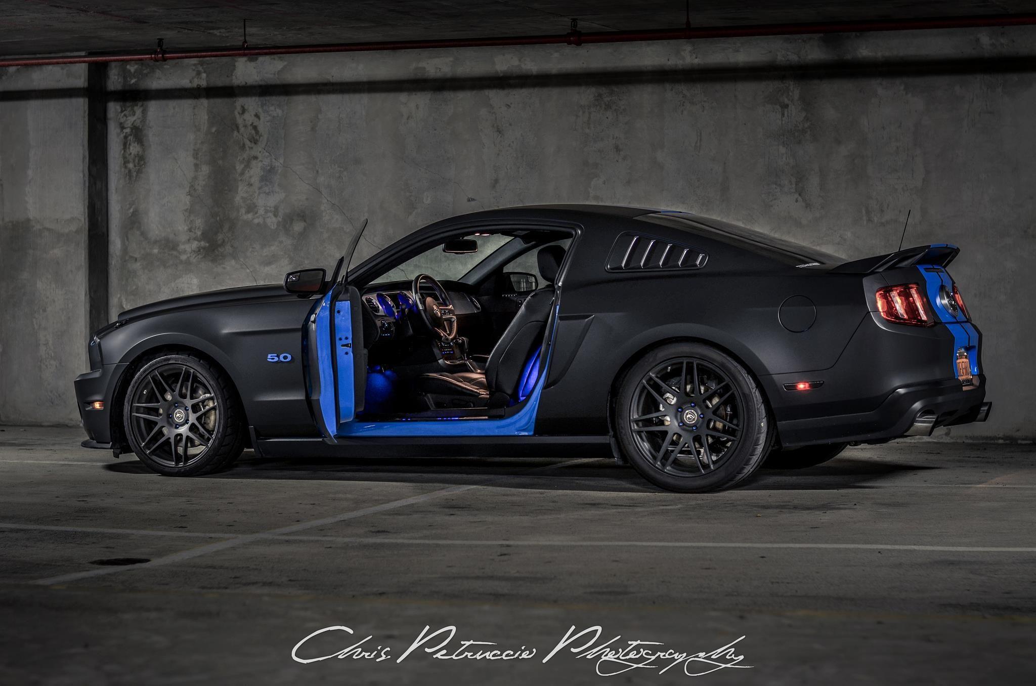 2048x1356 Black and blue Mustang. Ford mustang gt, Ford mustang