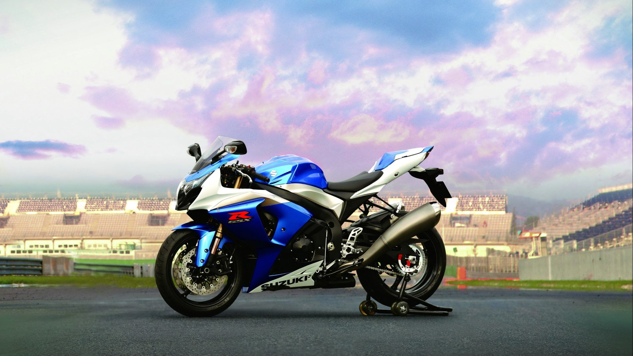 2560x1440 Suzuki GSXR 1000 Wallpaper