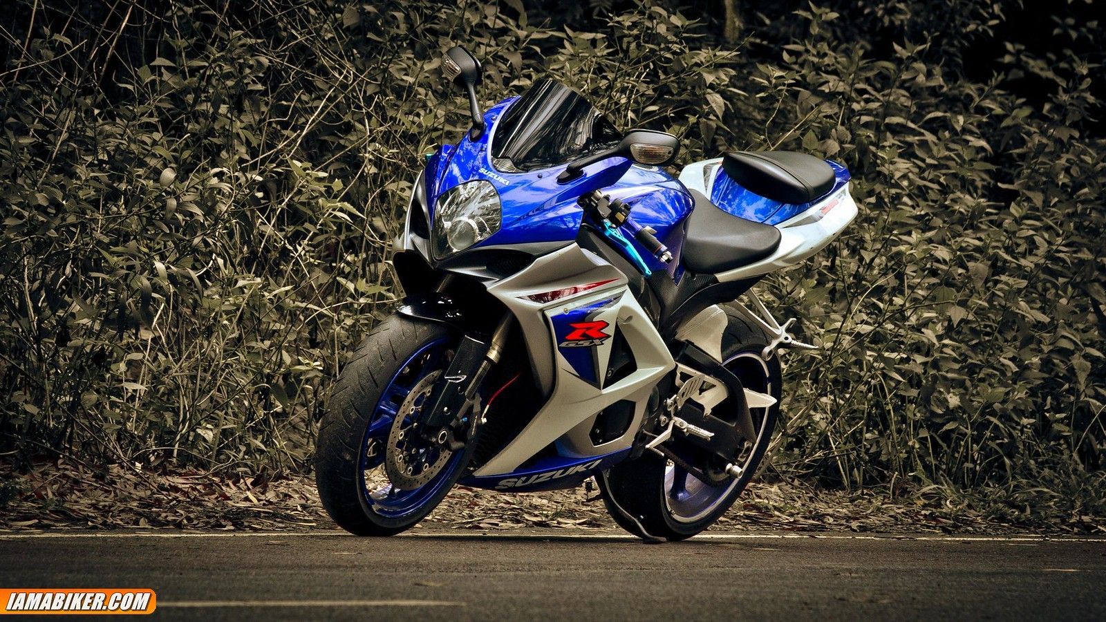 1600x900 Suzuki GSXR 1000 / 600 wallpa