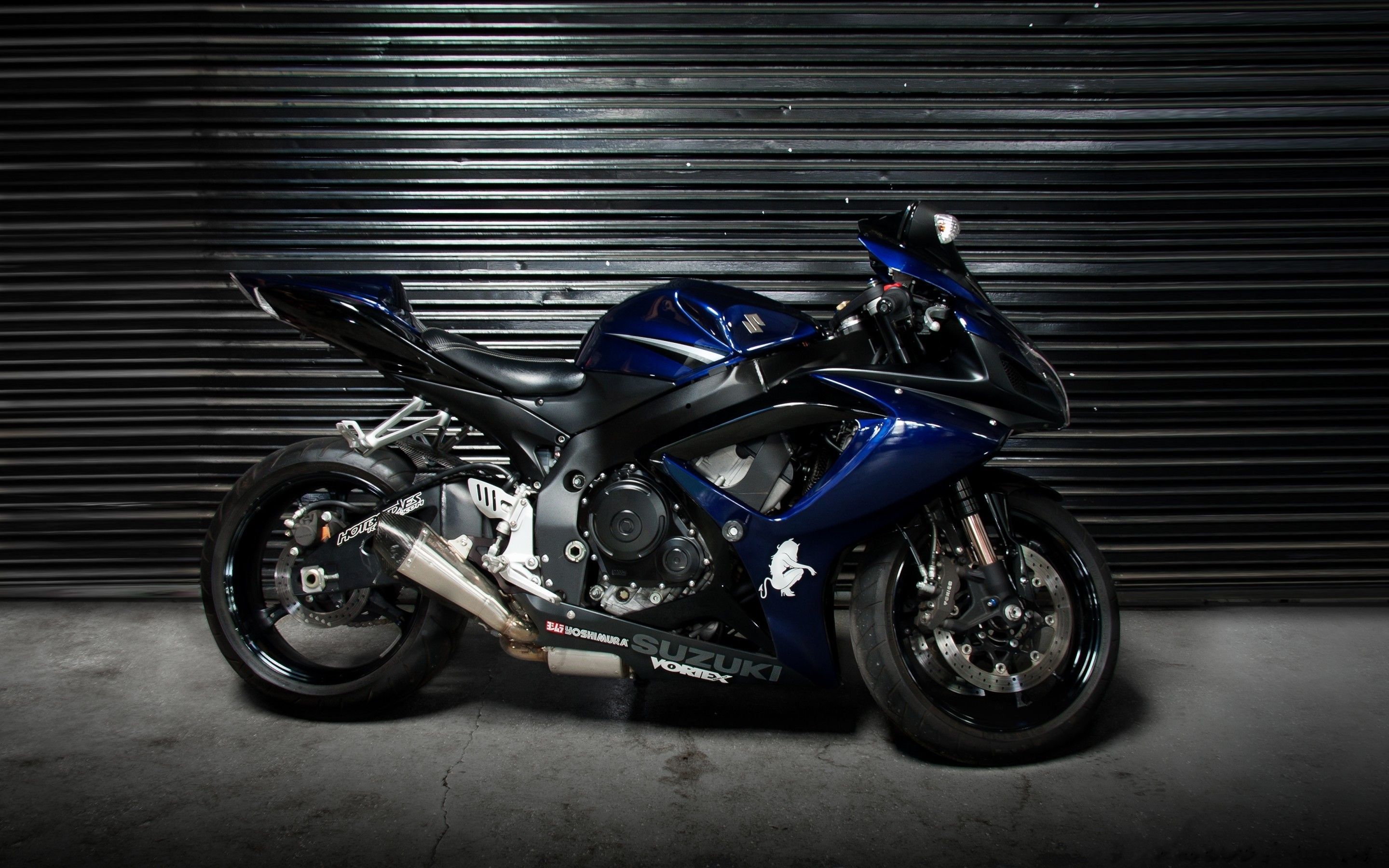2880x1800 Blue Suzuki GSX R1000 HD Wallpaper