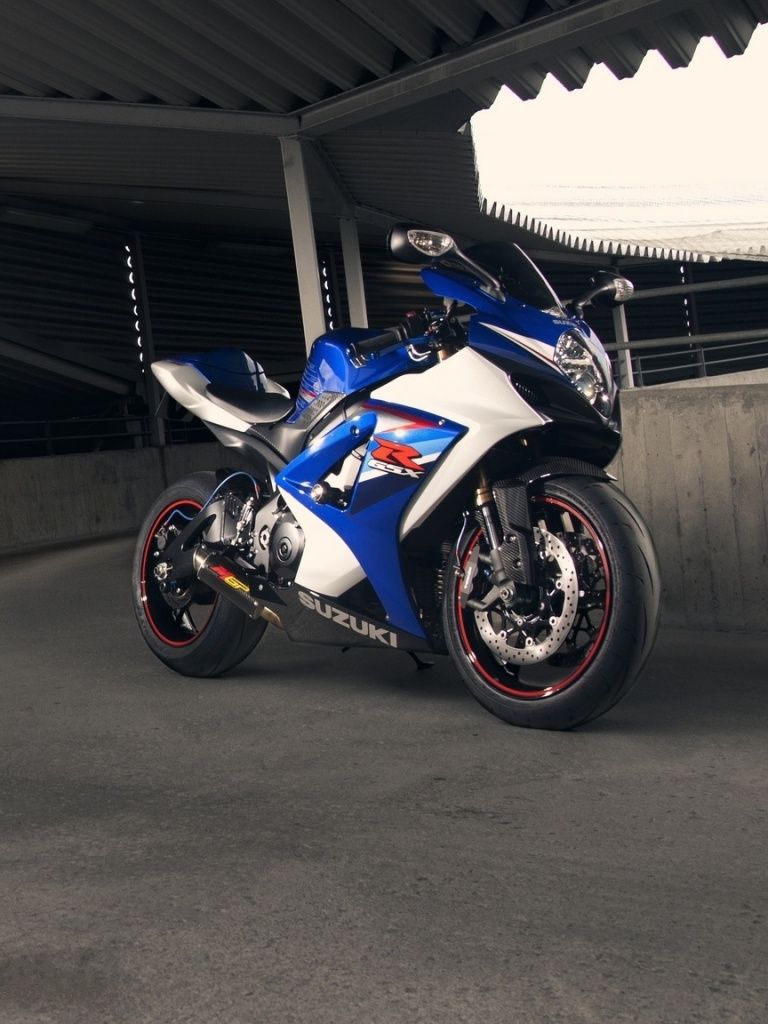 768x1024 Suzuki GSXR 1000 Ultra HD Wallpaper
