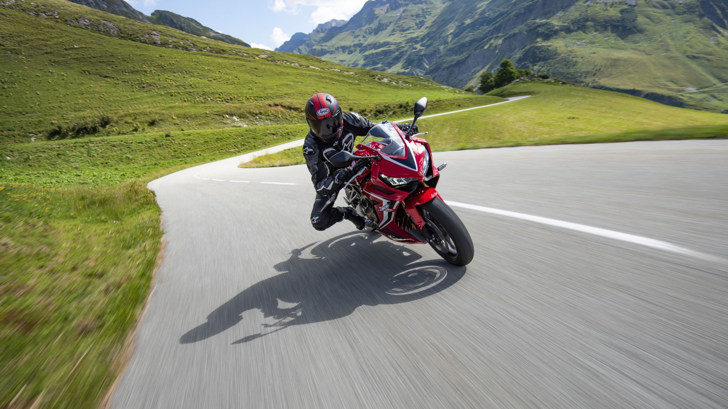 2992x1683 2020 Honda CBR650R
