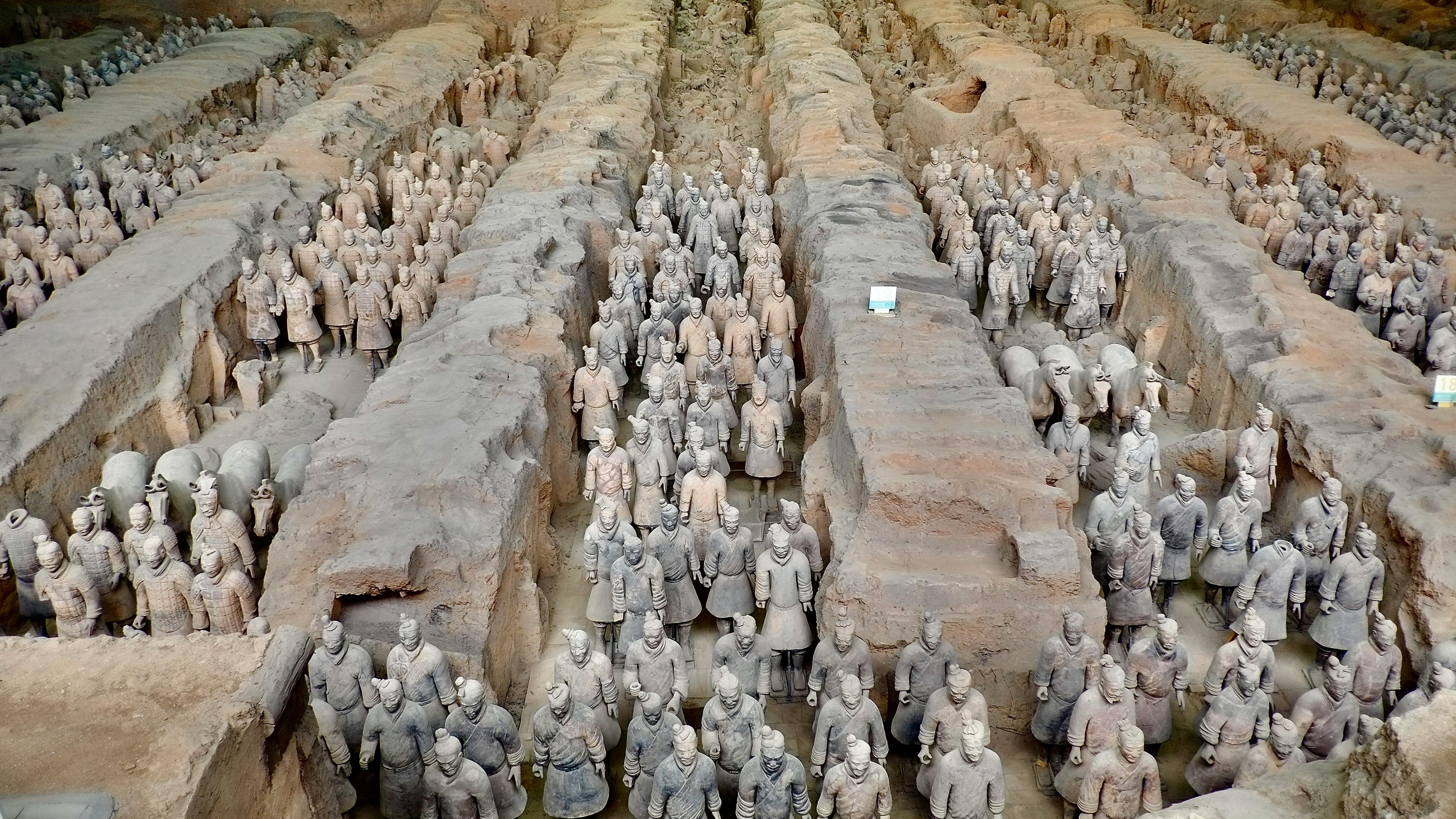 4887x2751 Terracotta Army · Free