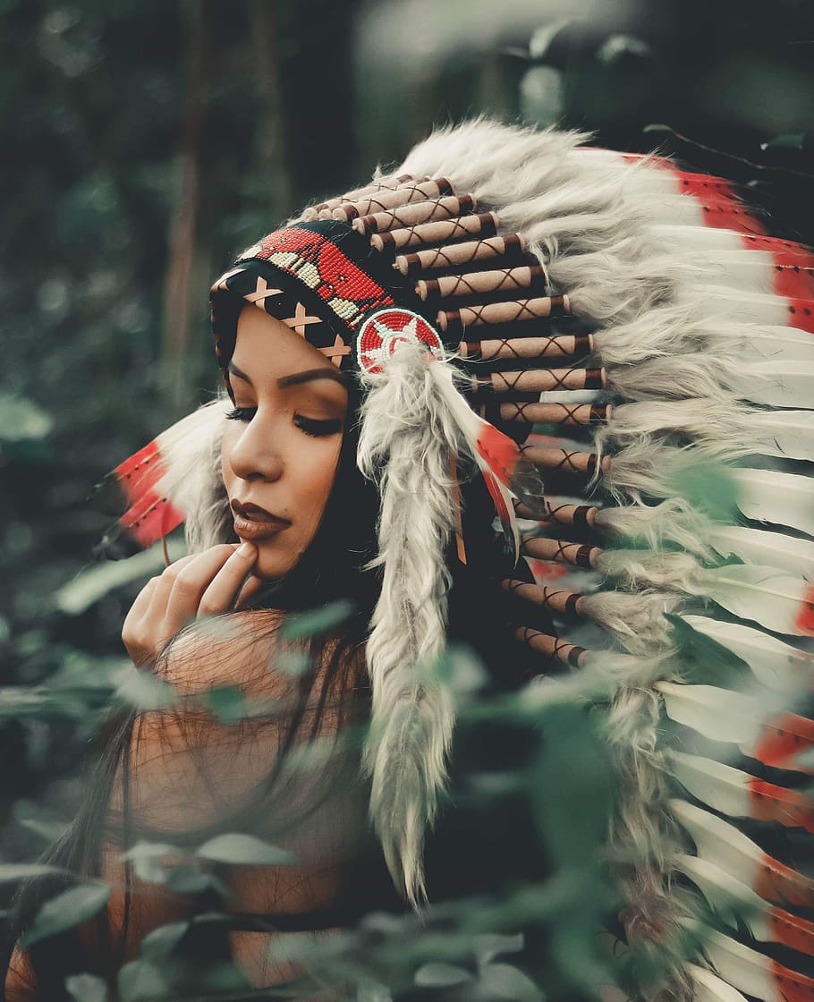 910x1120 Woman Wearing Native American Headdress
