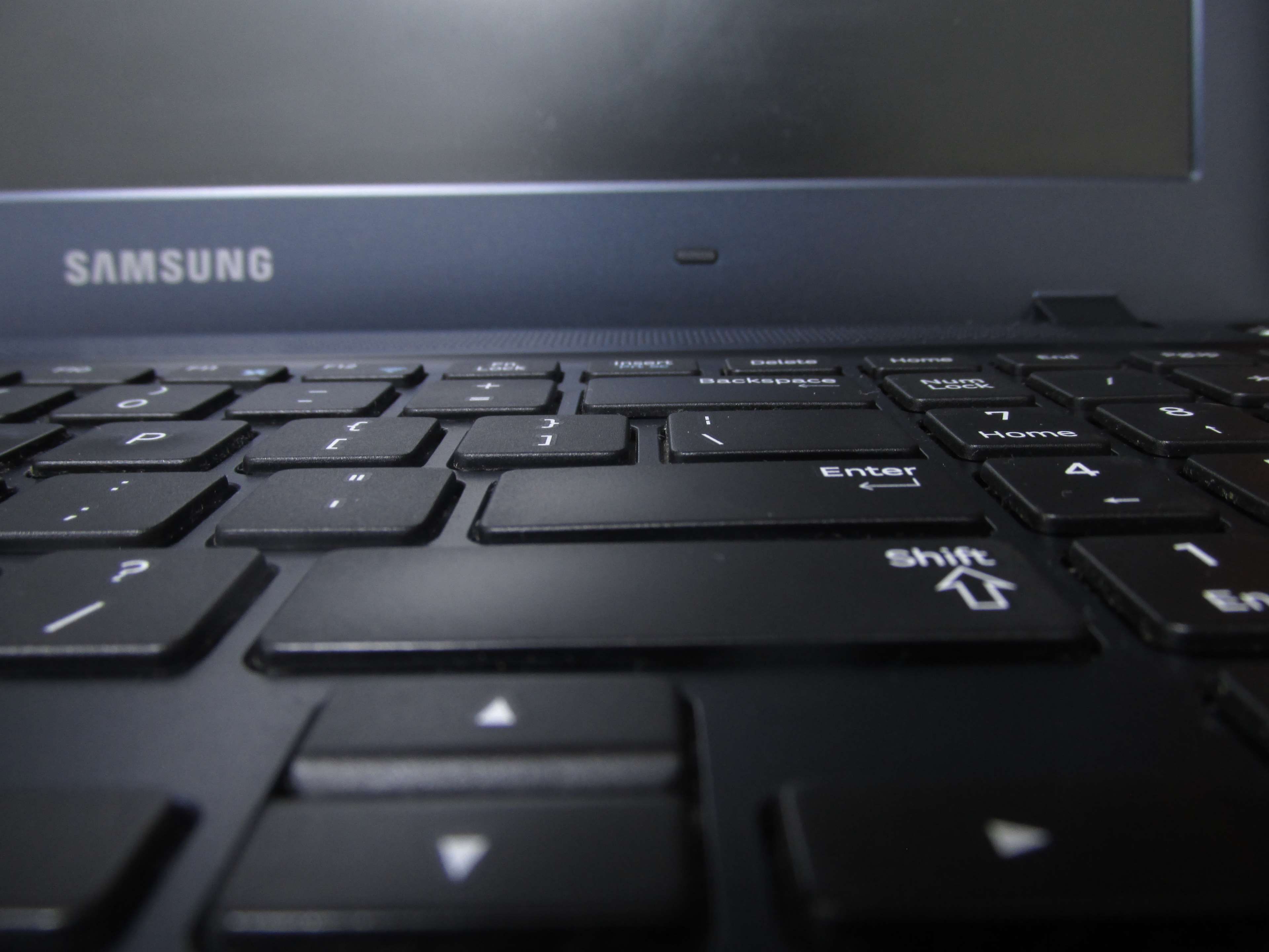 3840x2880 Samsung Laptop Keyboard HD Wallpaper