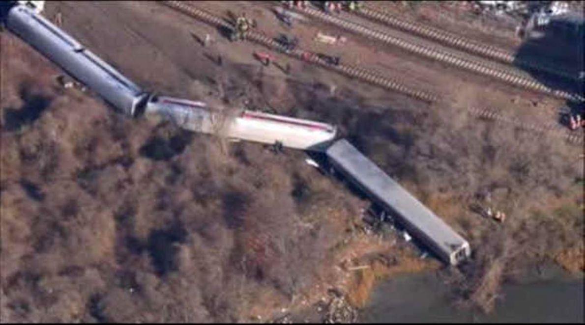 1190x662 Dead In Metro North Train Derailment In The Bronx