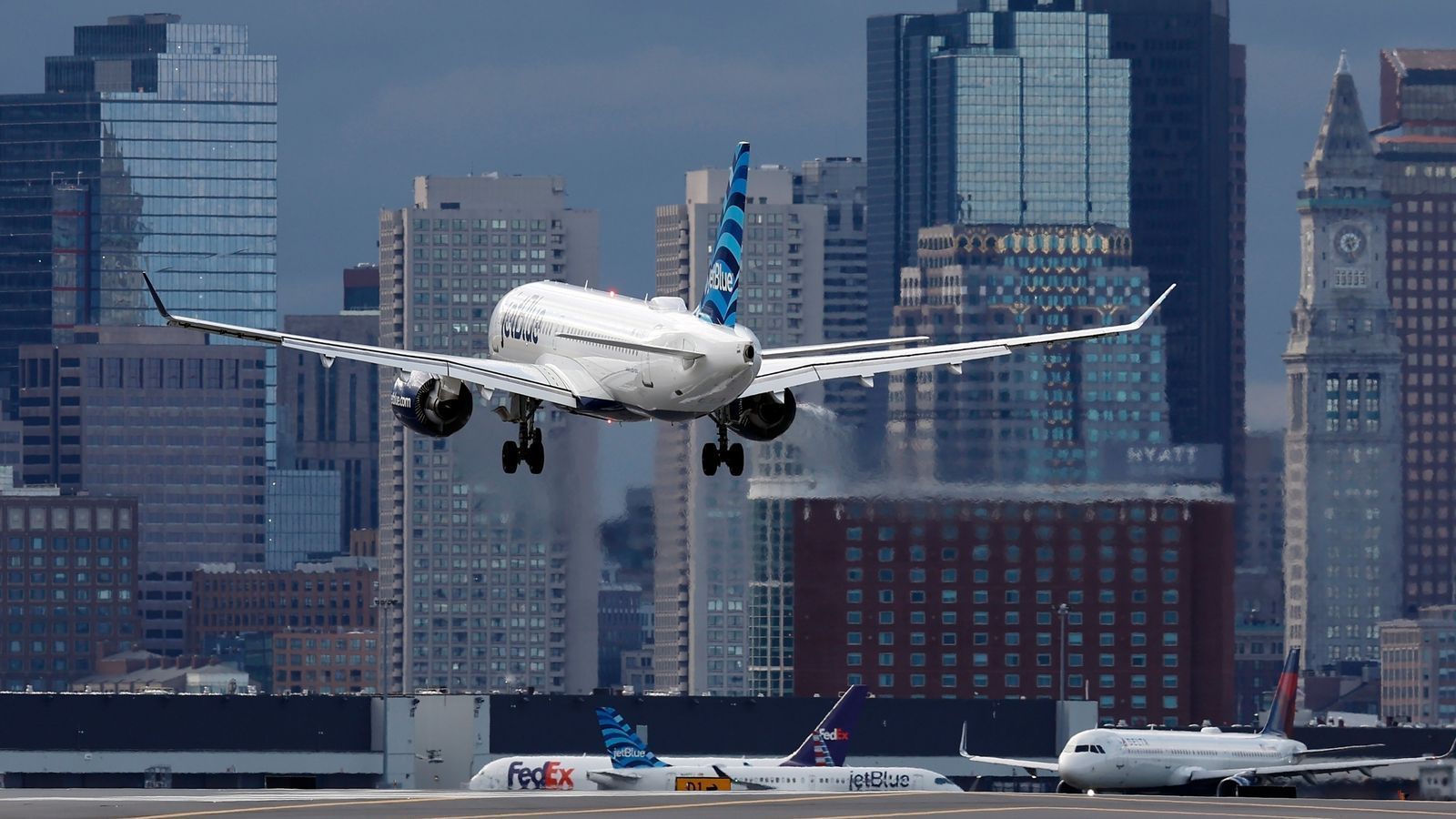 1600x900 taxiing for takeoff at Boston airport
