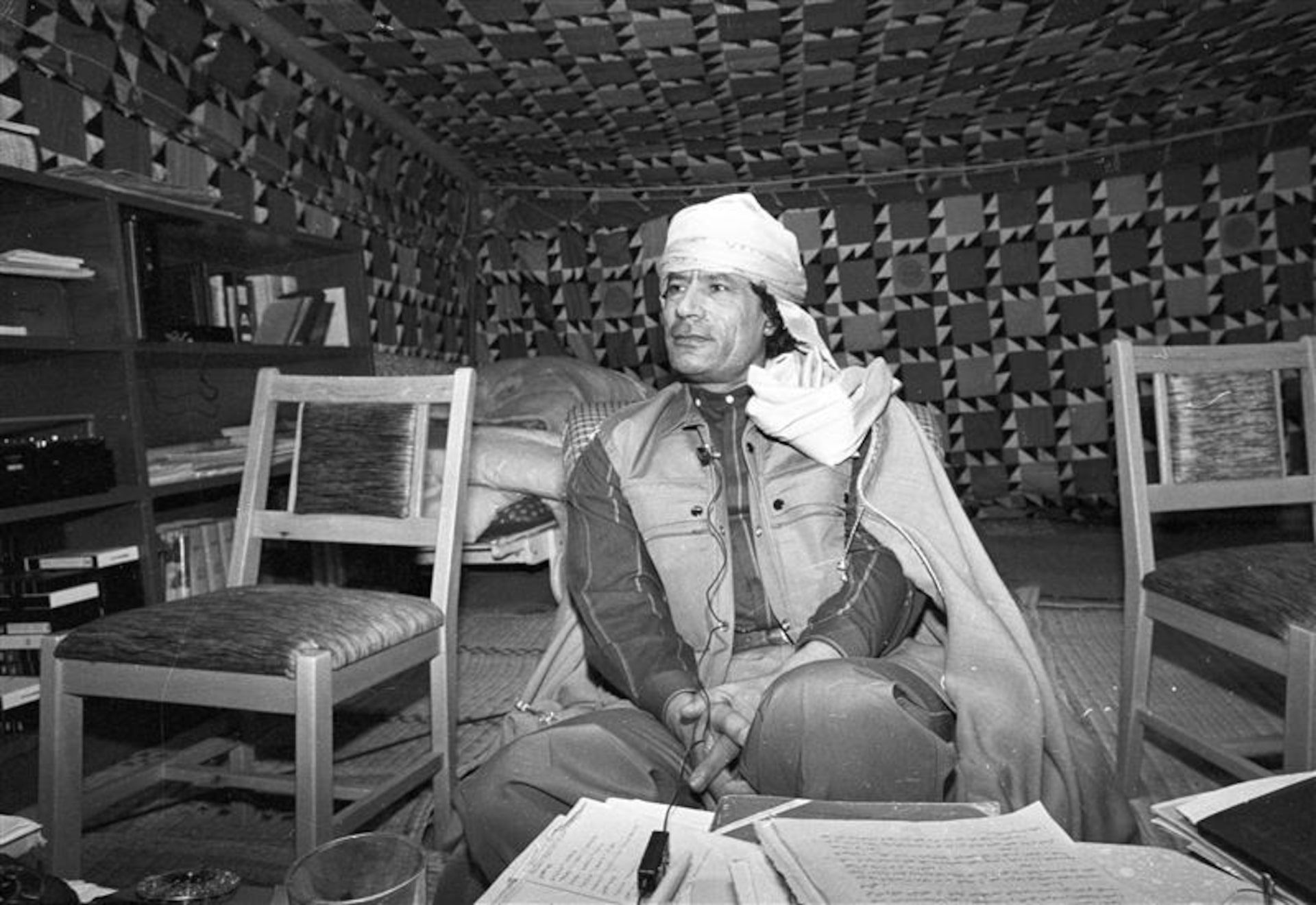 1920x1320 Colonel Gaddafi