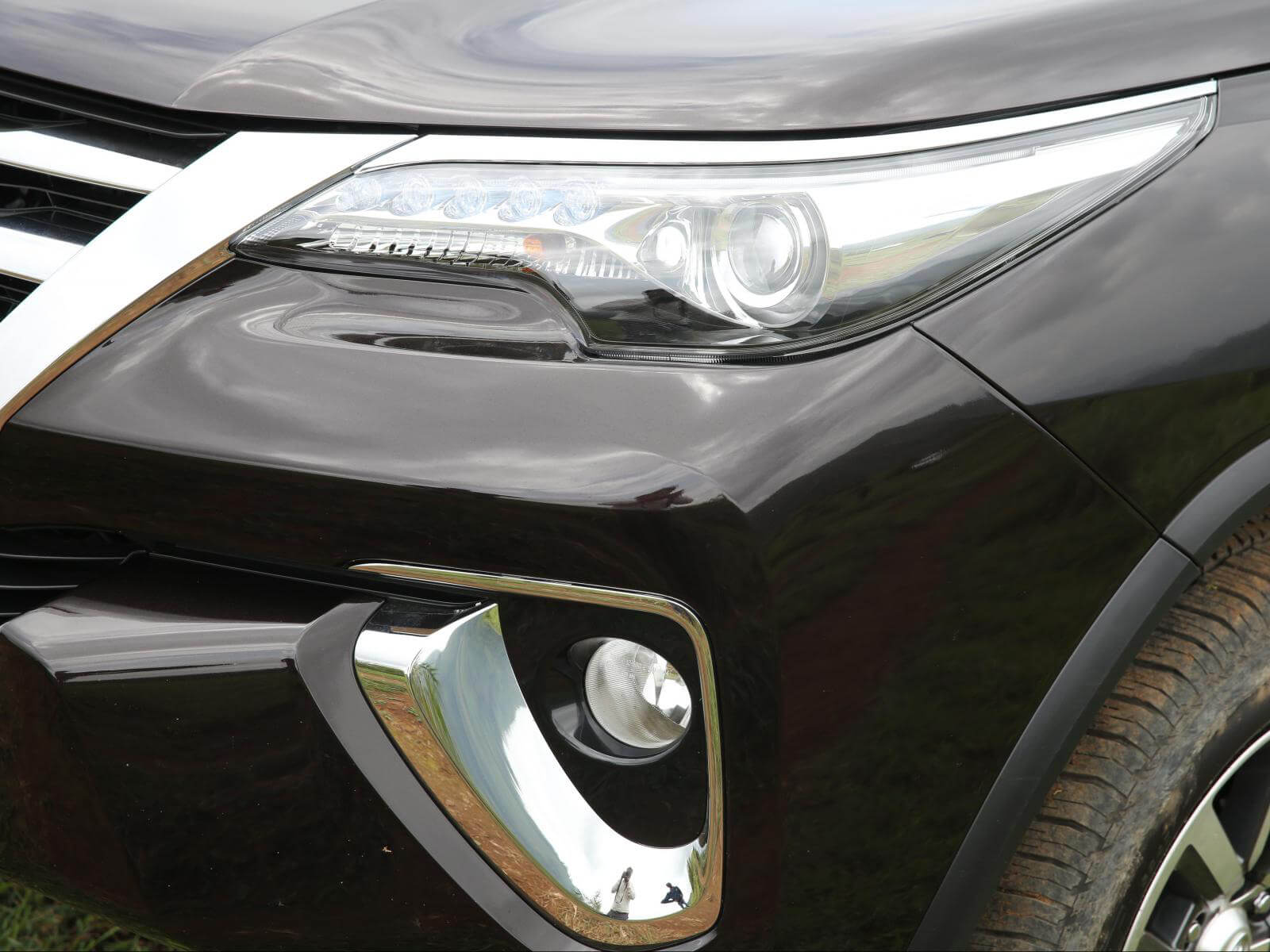 1600x1200 Toyota Fortuner wallpaper, free download