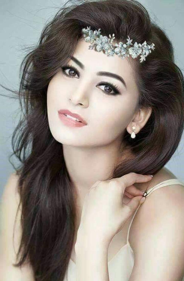 720x1098 Urvashi Rautela HD Wallpaper 2018 for Android