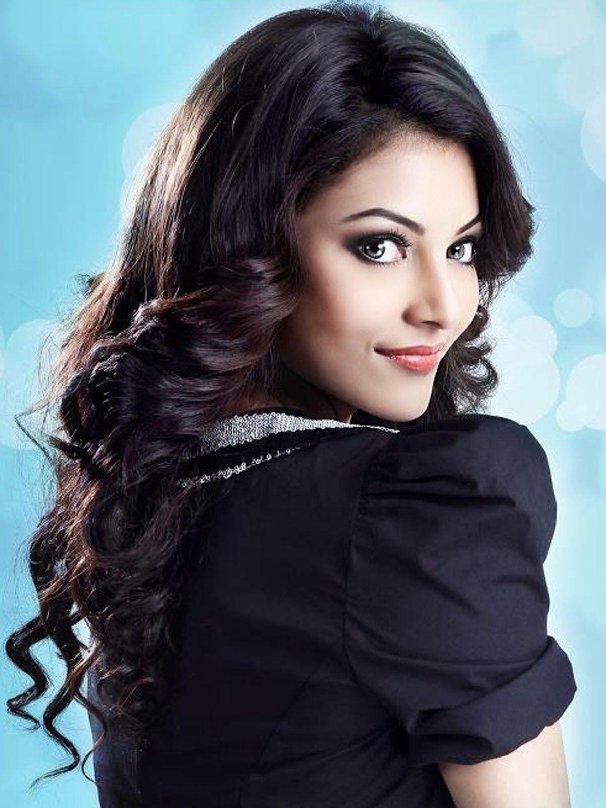 1200x1600 Charming Urvashi Rautela HD Wallpaper