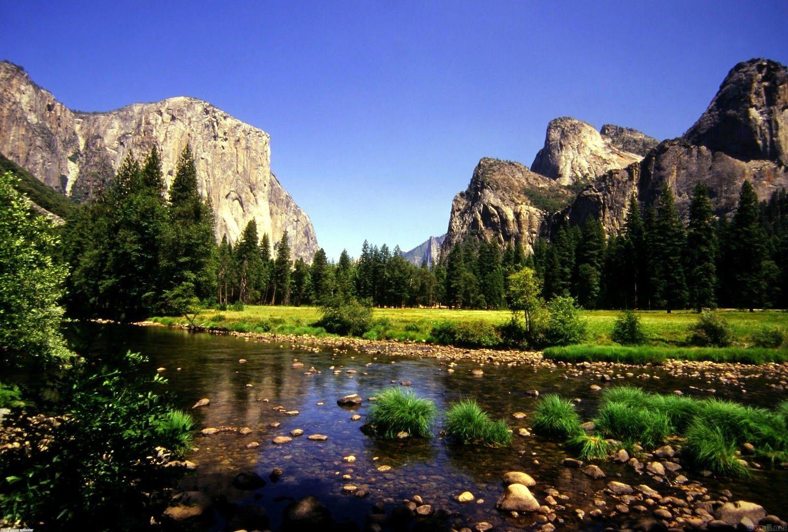 1600x1080 Windows 10 River Wallpaper
