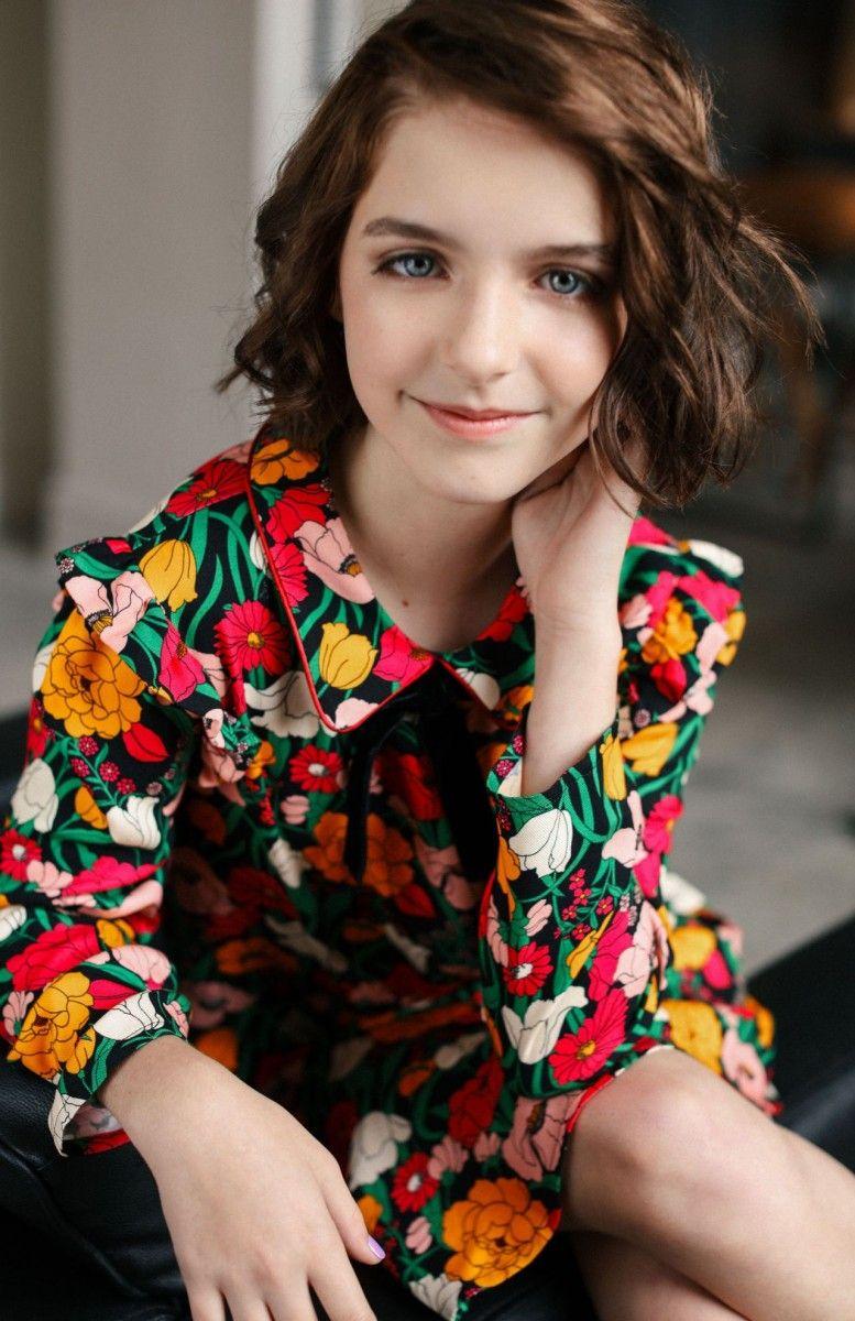 777x1200 Mckenna Grace wallpaper