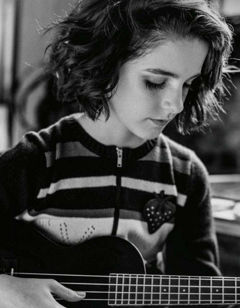 936x1200 Mckenna Grace wallpaper