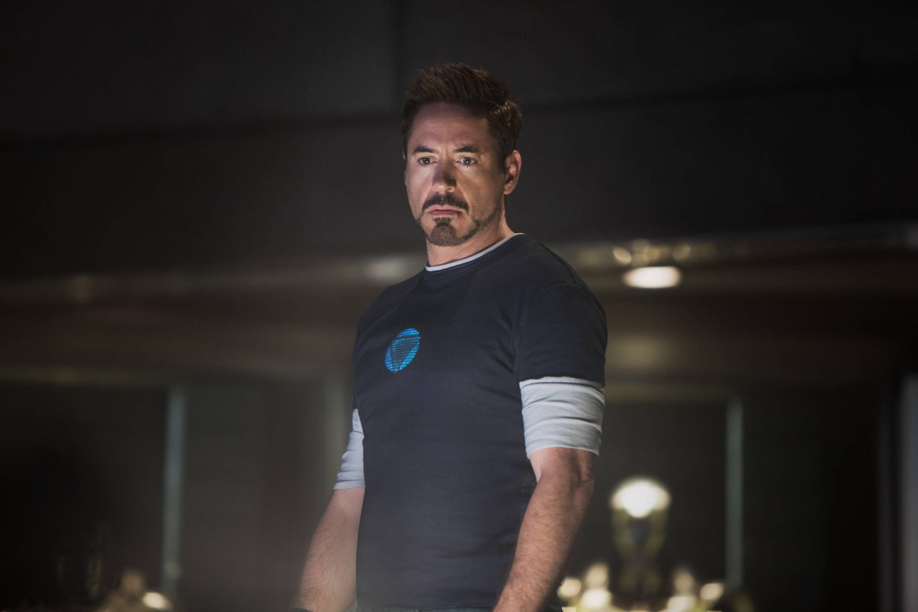 3000x2000 Tony Stark Iron Man Standing Inside Room HD Wallpaper